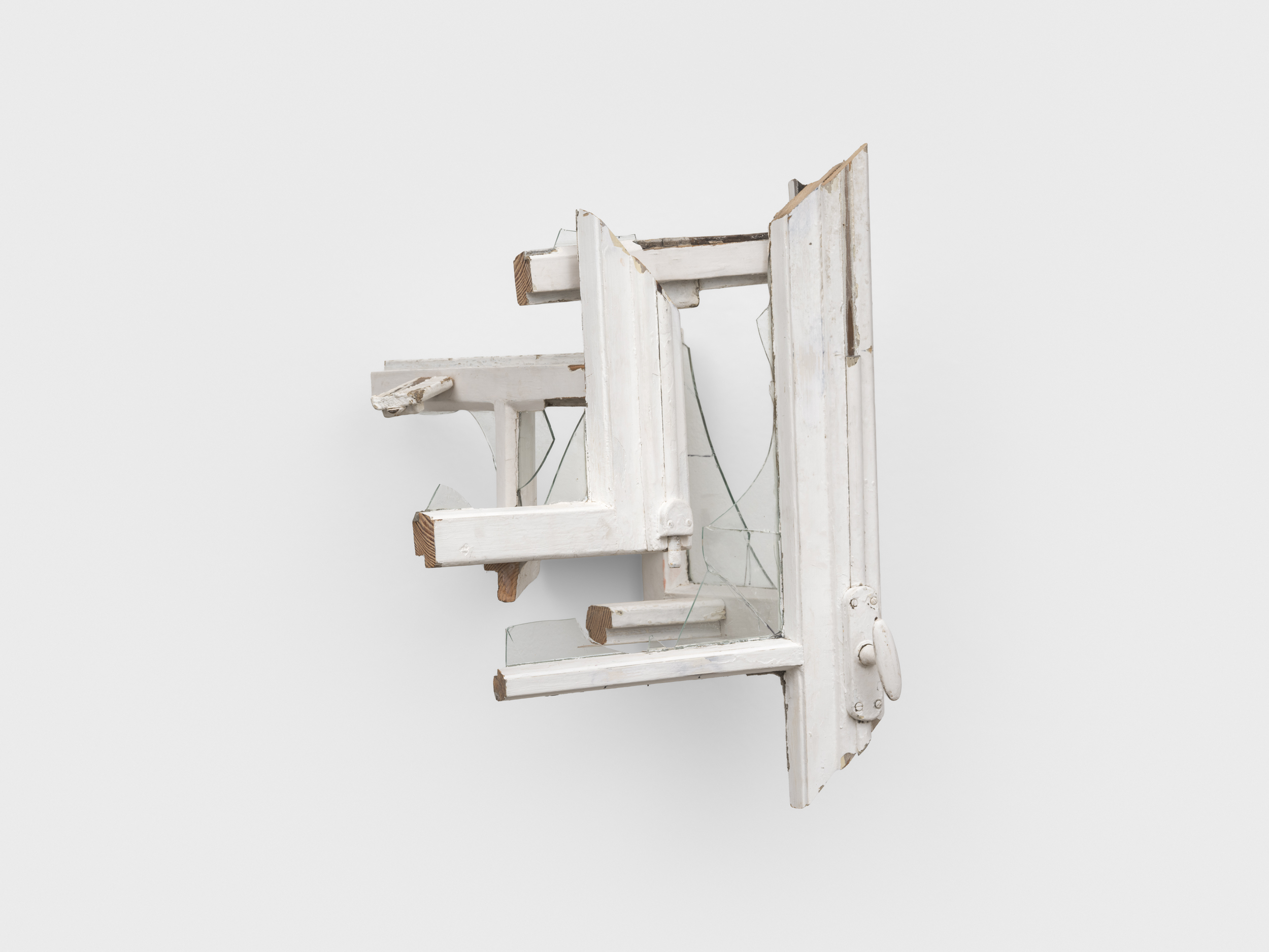 Vincent Scheers, POV, 2025, Wood, glass, 56 x 54 x 42 cm