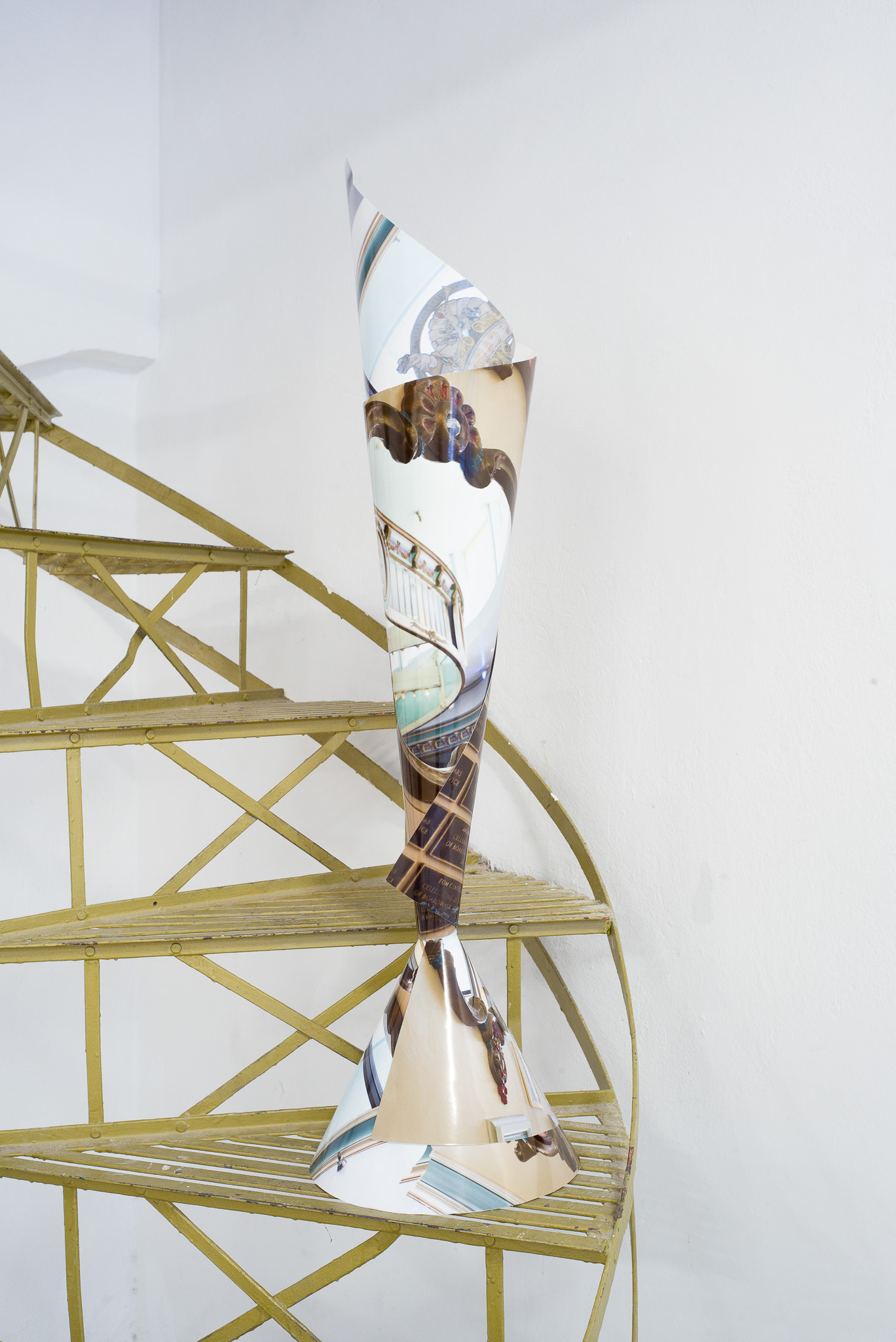 Amalie Gammicchia "Shows off"