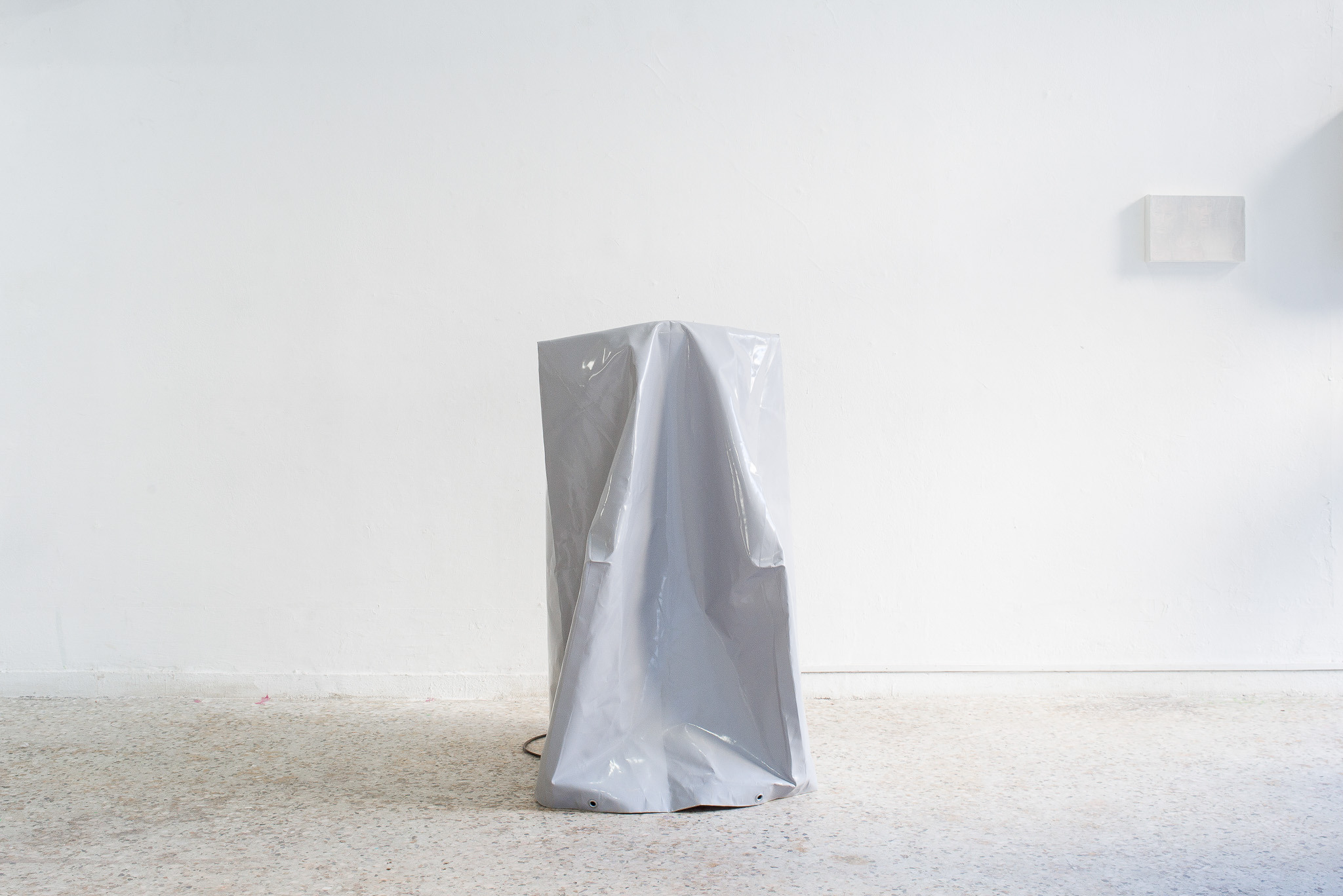 Zuzanna Kozłowska "Untitled (Seasonal hold)", Anný Øssursdóttir "Pastime"