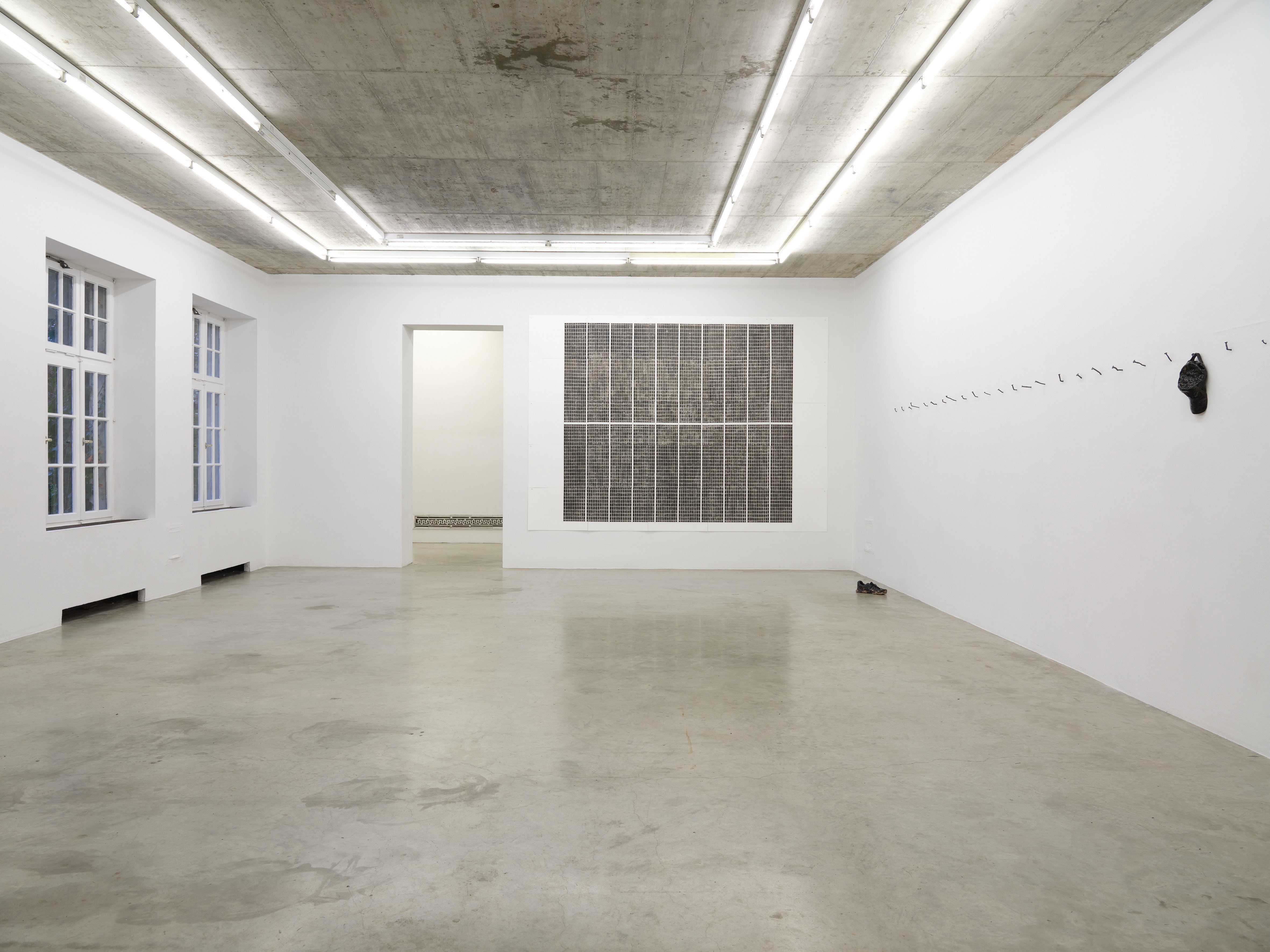 Janis Löhrer, Gitter (Keller), 2025*; Großes Gitter (Taksim), 2025*; Dirty Trainer (I), 2024**; Krumme Nägel, 2024**. * Courtesy: the artist. ** Courtesy: the artist and MARTINETZ, Cologne.