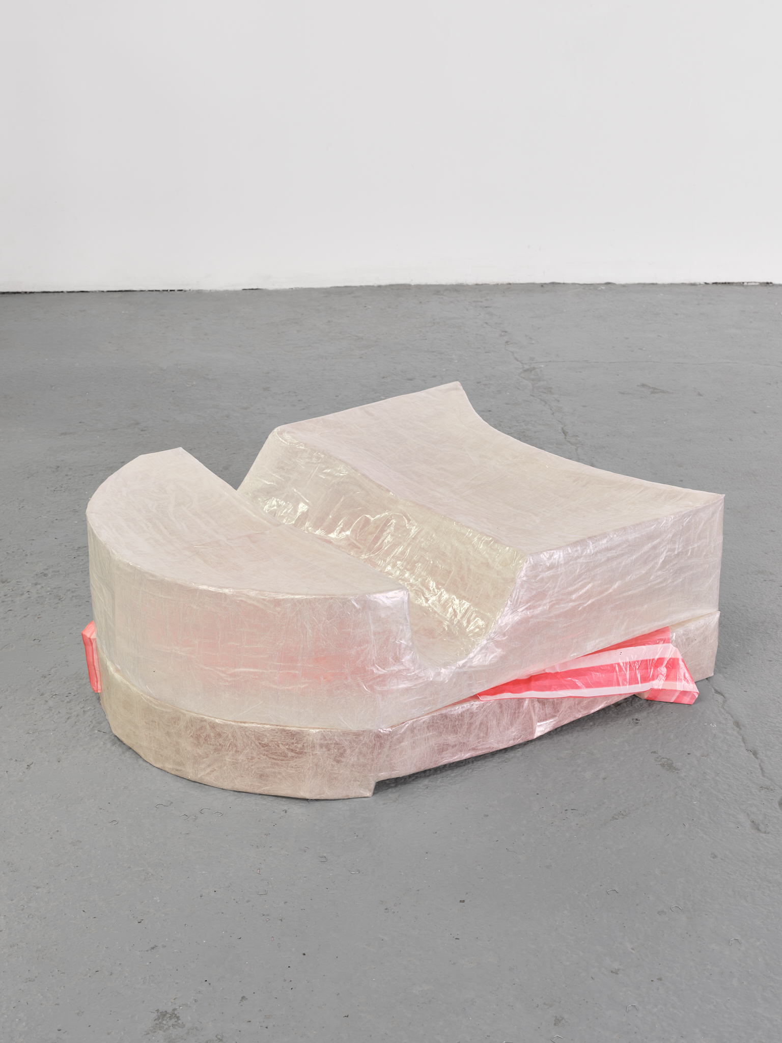 Cake Toppers. Camille Le Meur (détail), I do rehearsal + I do bags, 2025.