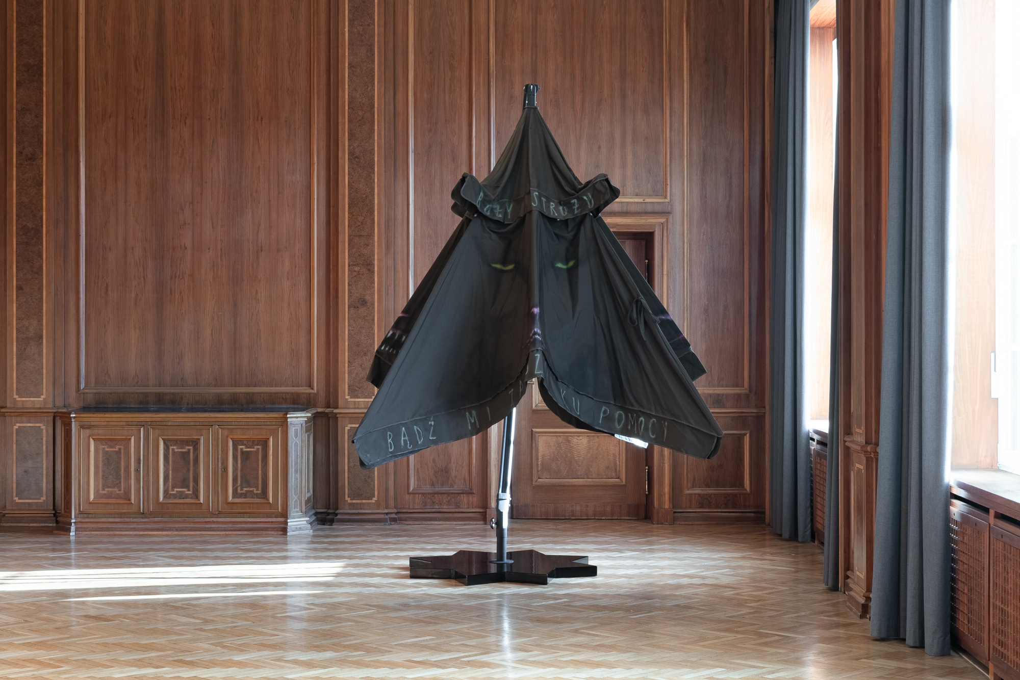 WHAT’S UP (4 NON BLONDES), 2025 acrylic, airbrush, garden umbrella, 300 × 150 × 150 cm