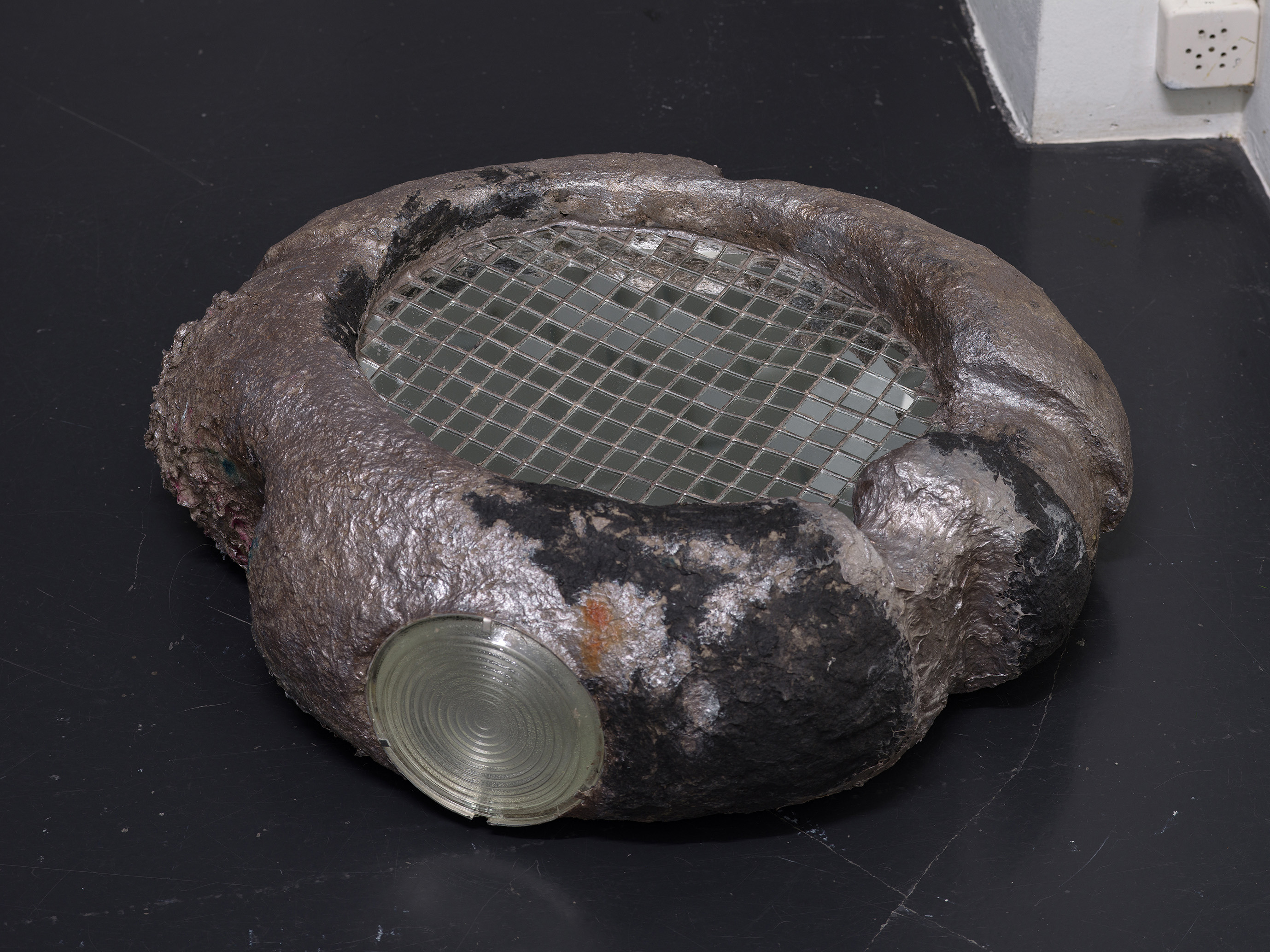 Julia Znoj, Catwalk, Paper, glue, mirror tiles, glass, foam, 60 x 40 x 35 cm