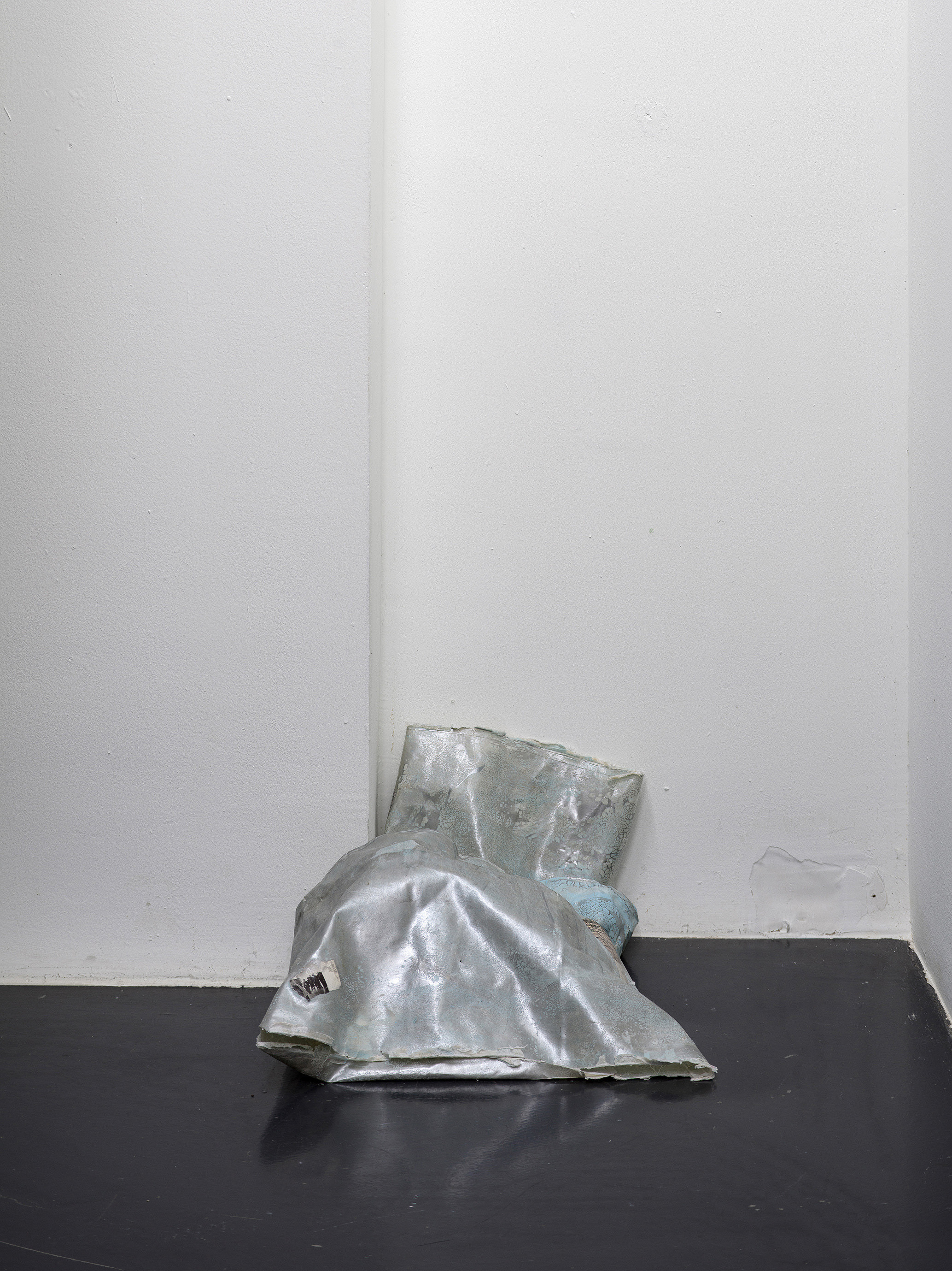 Julia Znoj, dereal cat perspective, 2025, Sound piece 36:48, sound system, soft speakers, bluetooth speakers, subwoover, paper, glue, paint, LED lights, dimensions variable