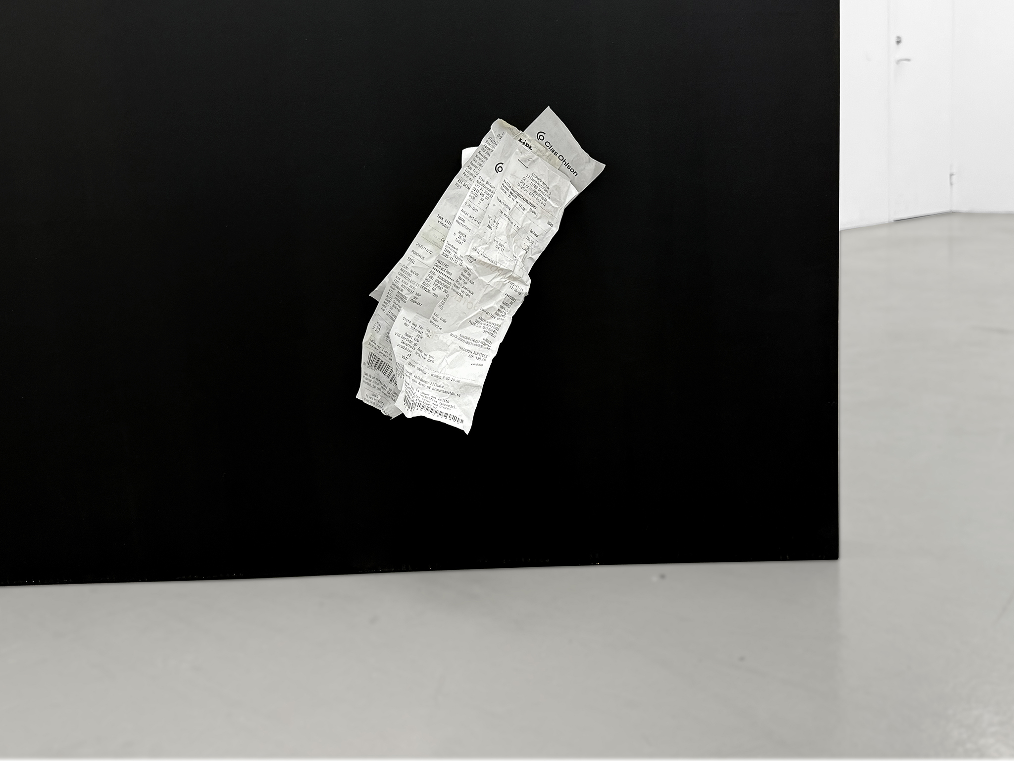 Rodrigo Red Sandoval - Three views from a nest (2025); Table, bird nest, receipts, resin 3d print (135x75x85cm), courtesy of the artist and Platform