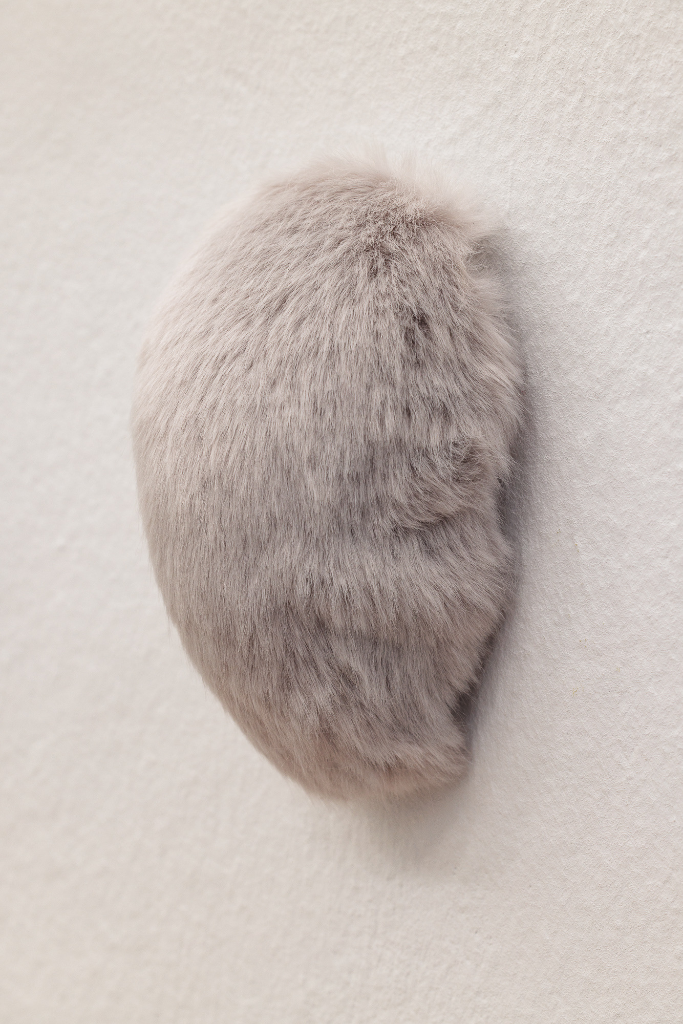 Daphne Ahlers, Full Renaissance, 2025 faux fur, acrylic plaster 18 x 9 cm