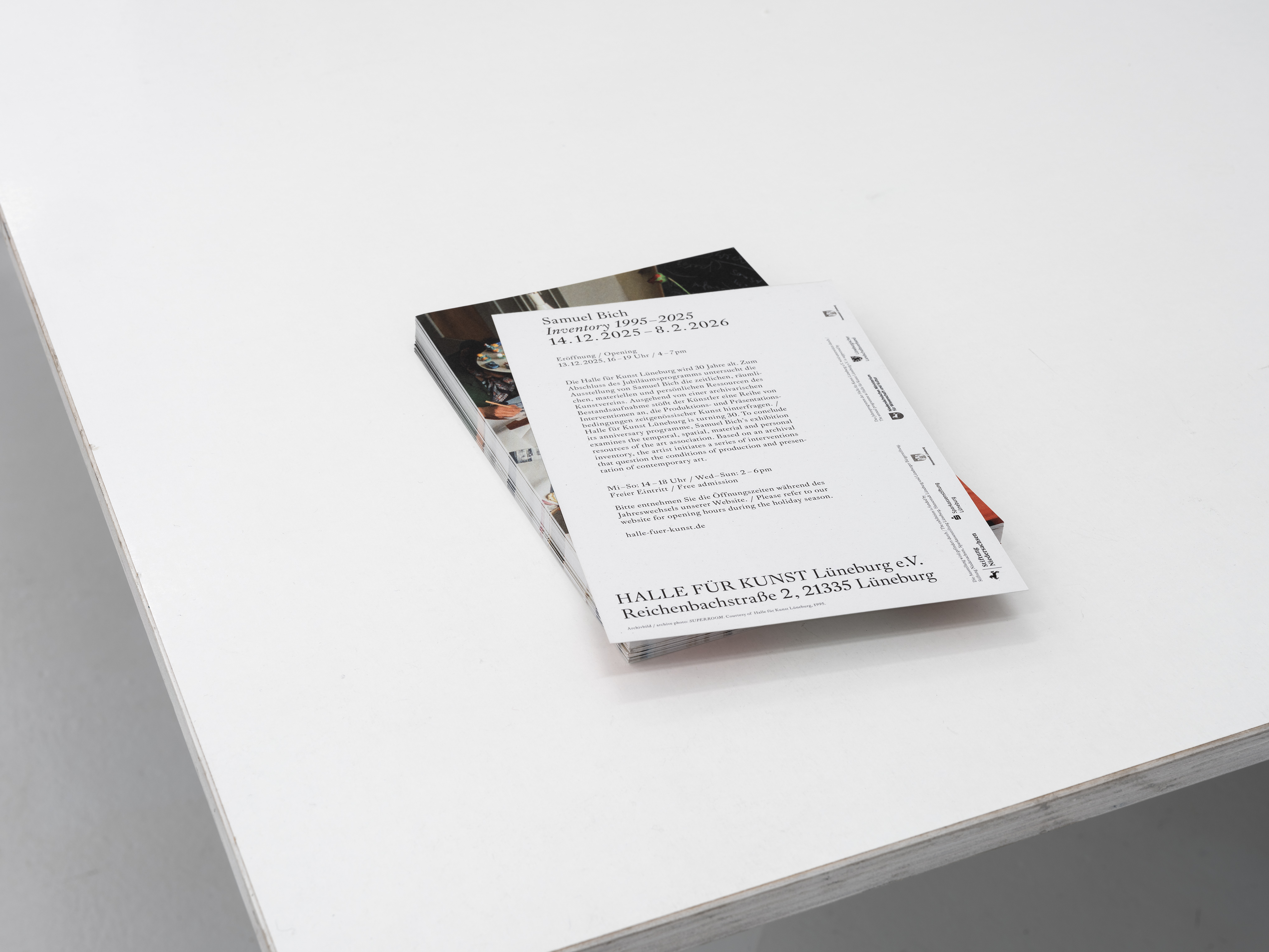 Verso, Flyer / Flyer, Offset on cardboard, 21x14,8cm, 2025, Photography: Fred Dott