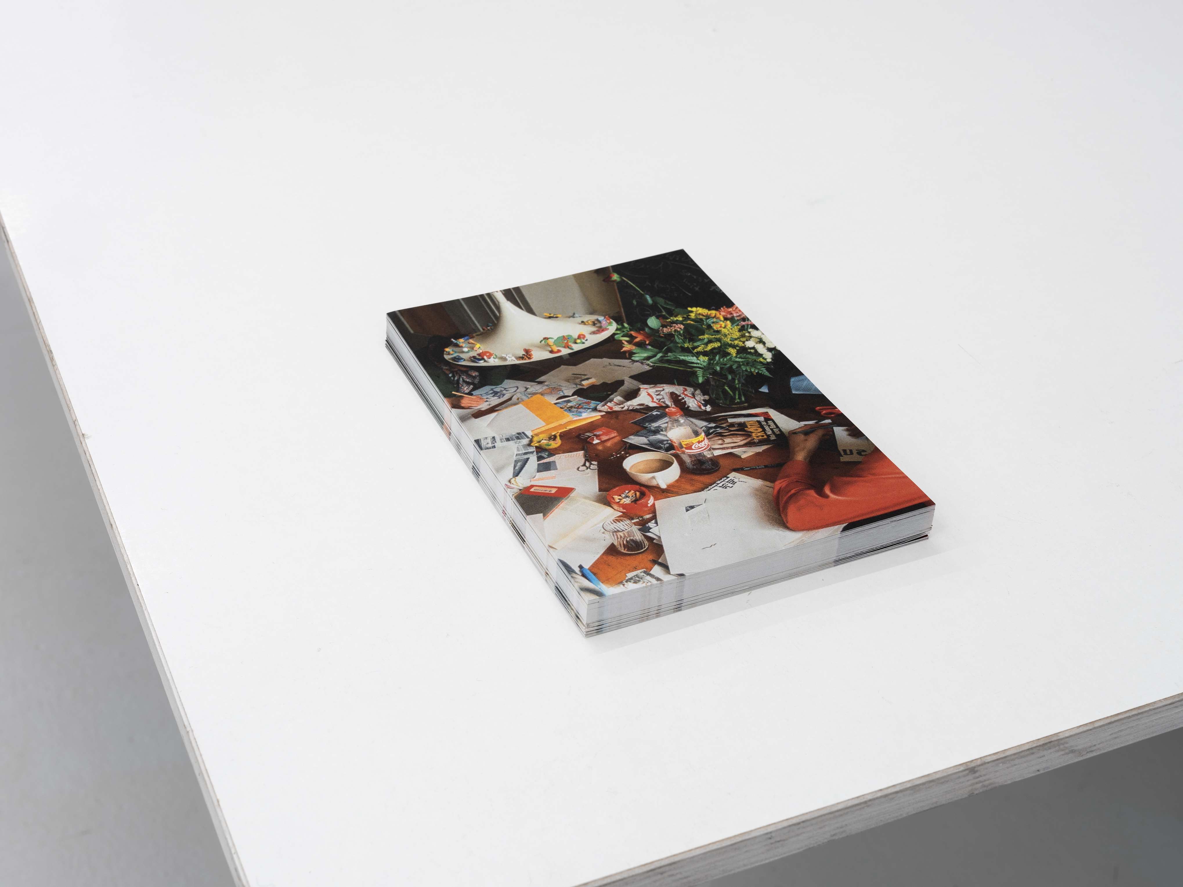 Recto, Flyer / Flyer, Offset on cardboard, 21x14,8cm, 2025, Photography: Fred Dott