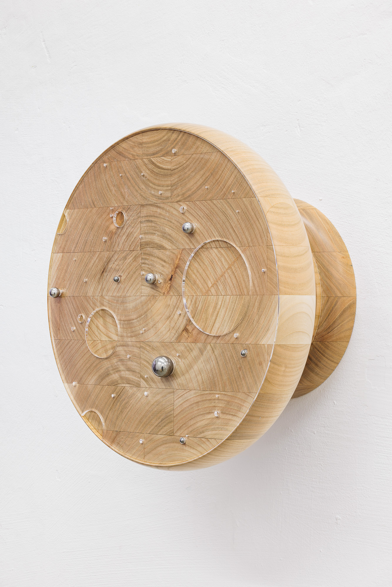 image: work / title and year: a wanderer, 2025 / material: cherry wood, acrylic glass, magnets / dimensions: 32 x 18 cm