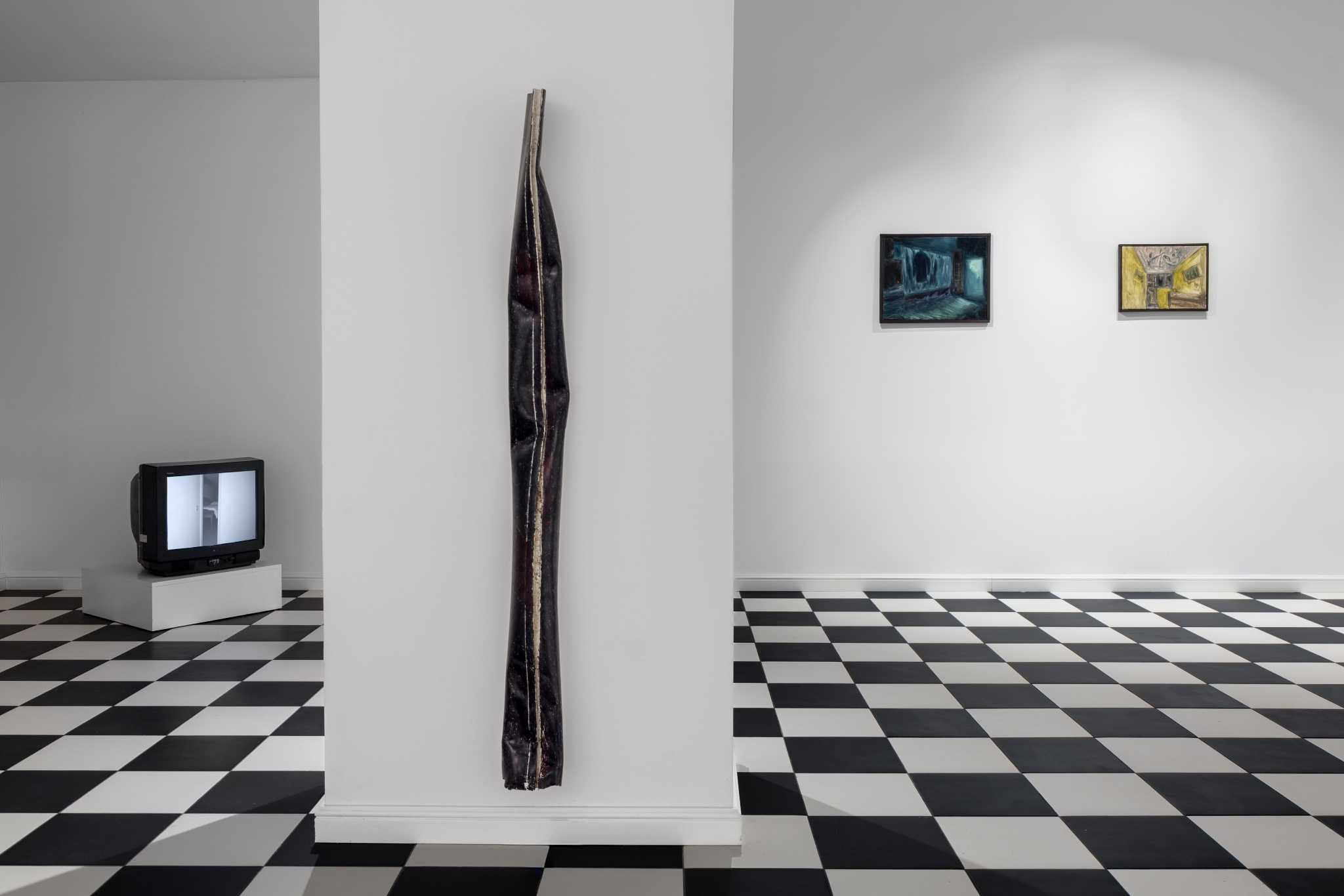 Marta Sundmann, „BHV side material”, 2025; Dominik Horodyński-Garstecki, „Dark side”, 2026; Maria Mikołajewska, „Clothes are watching”, 2025; „Grandmother’s room”, 2025