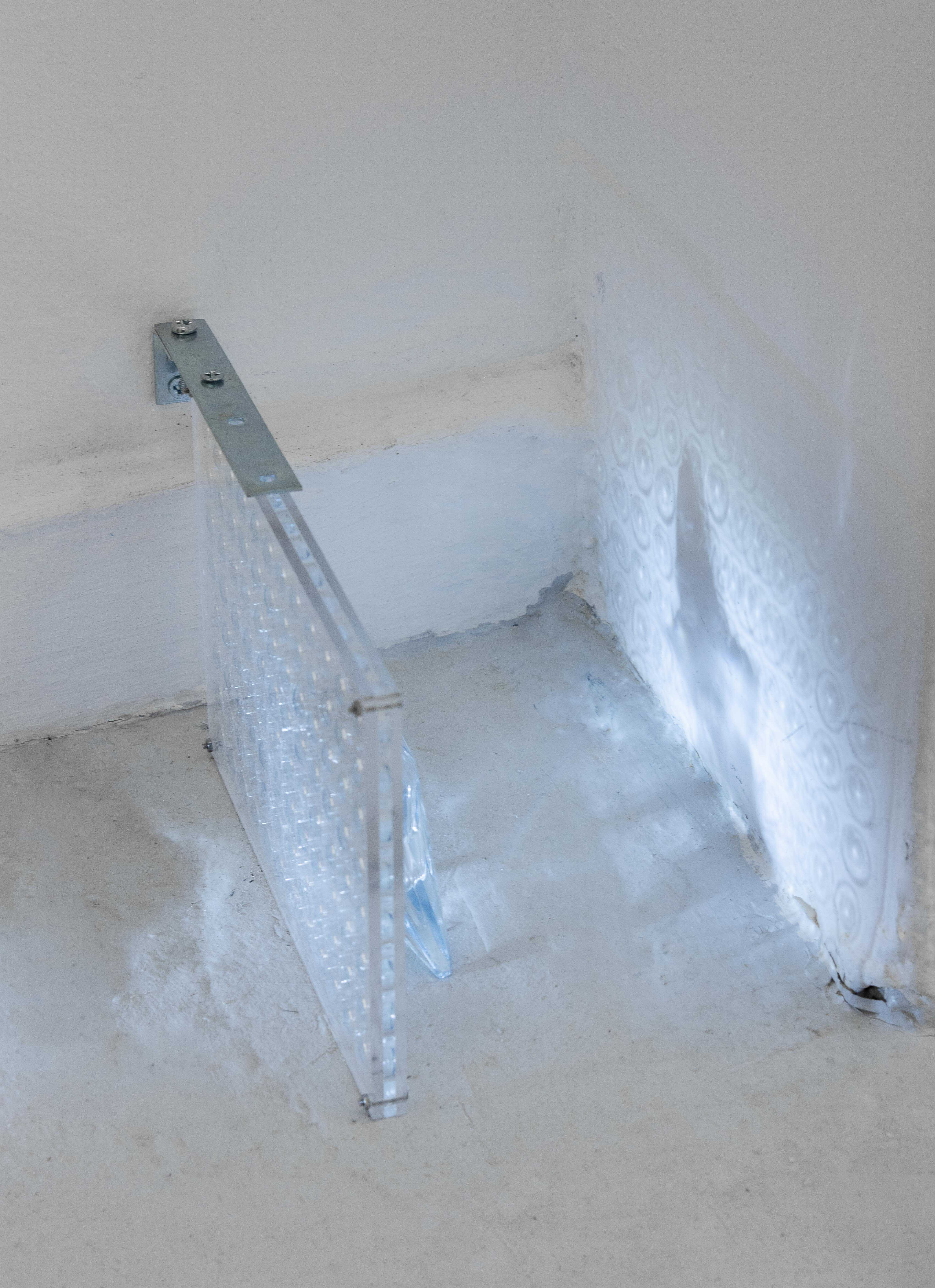 Nuria López Blanco - Between Your Pointer and Your Thumb