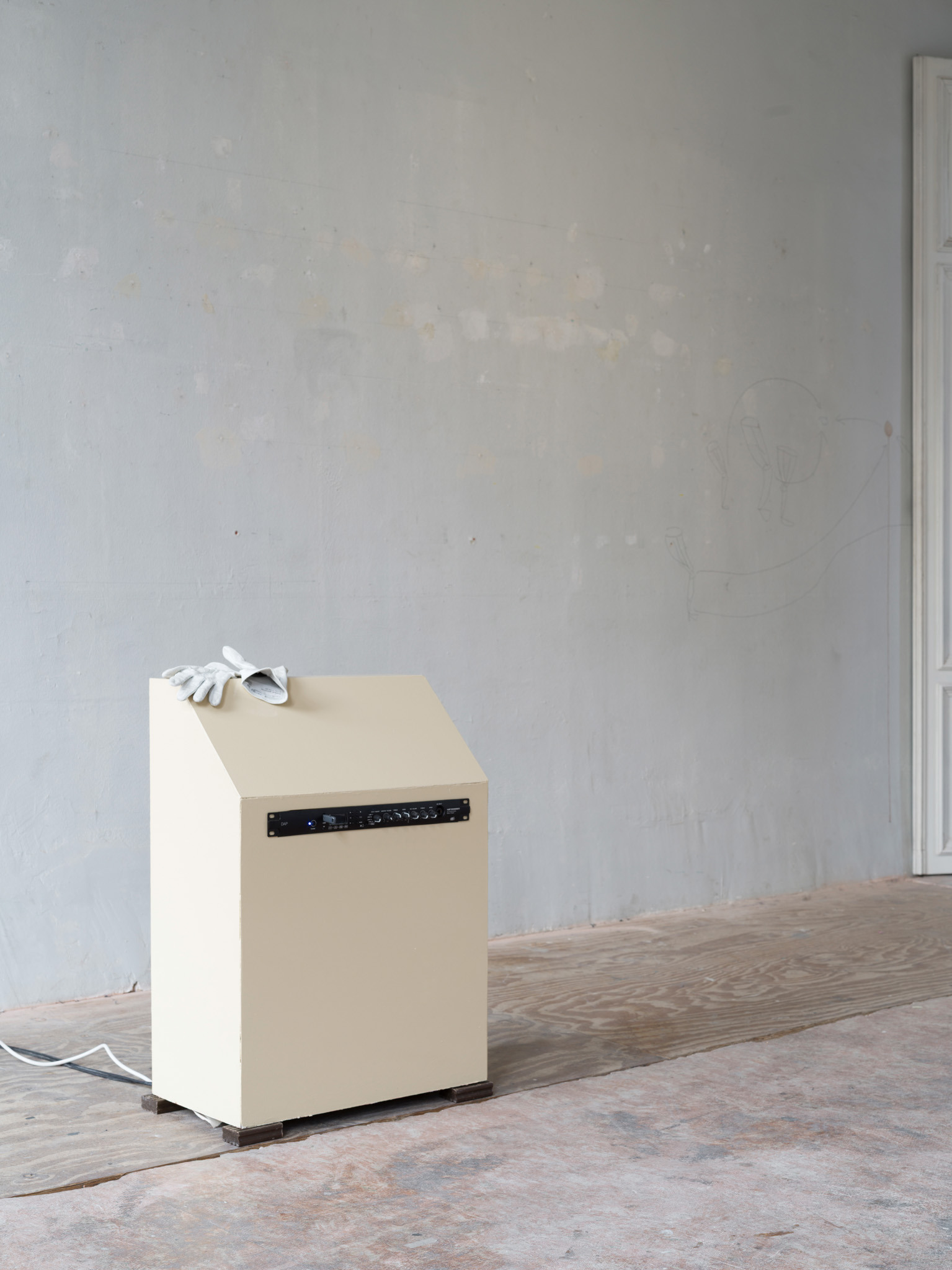 Juli Bierich, Service ll, 2026. Courtesy: the artist. Photo: Lavinia Wouters 