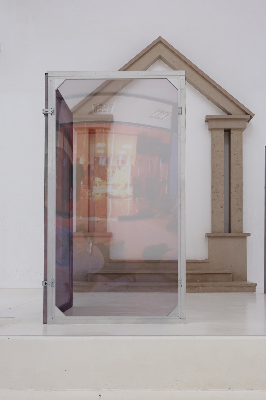 Dorota Gawęda & Eglė Kulbokaitė, Leave No Trace (Athens) I-VIII, 2022, Aluminium, wood, digital print on muslin. Exhibition Paroles, Paroles, CAC - la synagogue de Delme, 2026. 