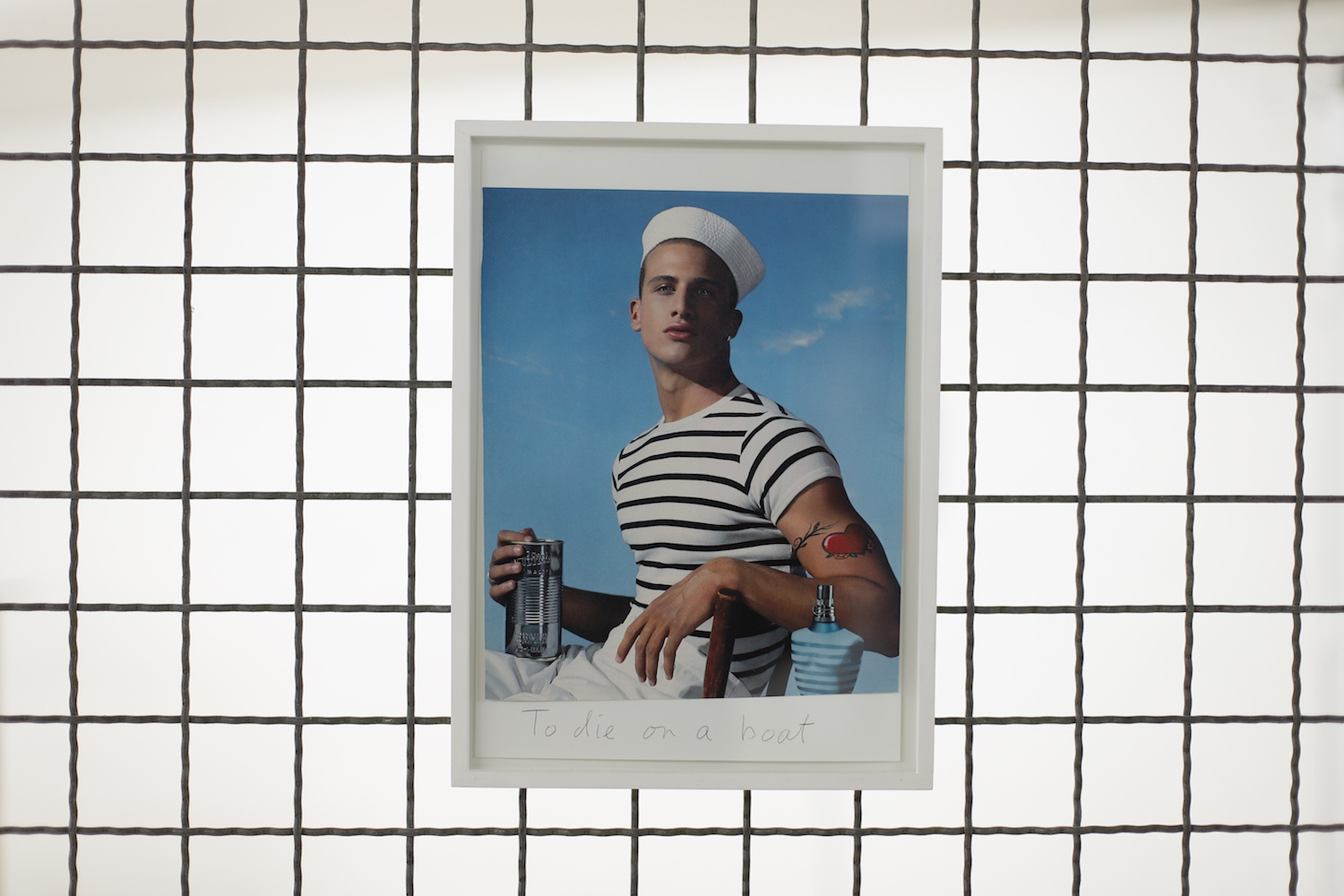 Claude Closky, „To die on a boat“ („Town and Country“ series), 2009, Collage und Kugelschreiber auf Papier, 30 x 21 cm