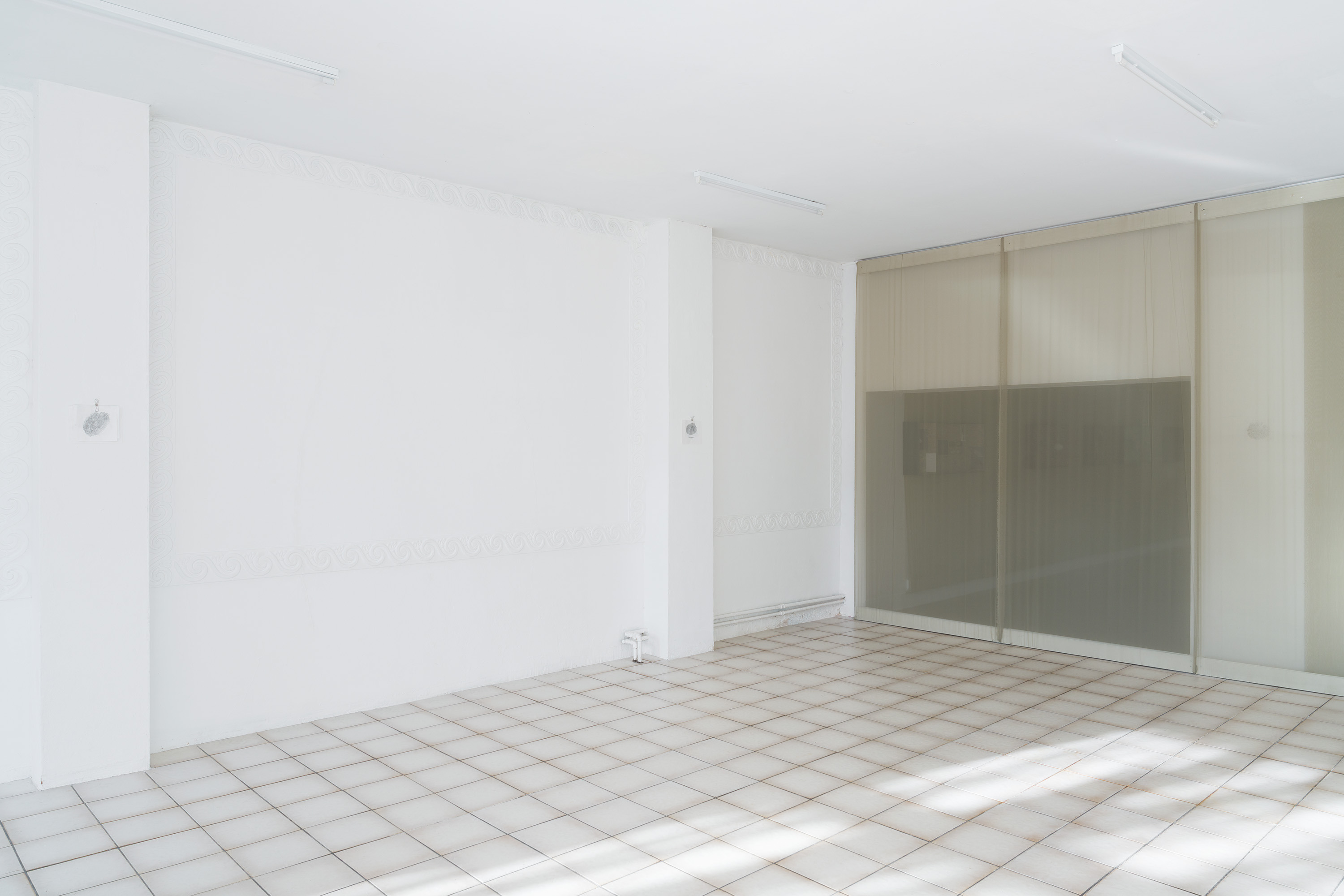 they built up the picture by Caroline Reveillaud, 16.01-28.02.26, at Komplot, Brussels. Image Lola Pertsowsky  