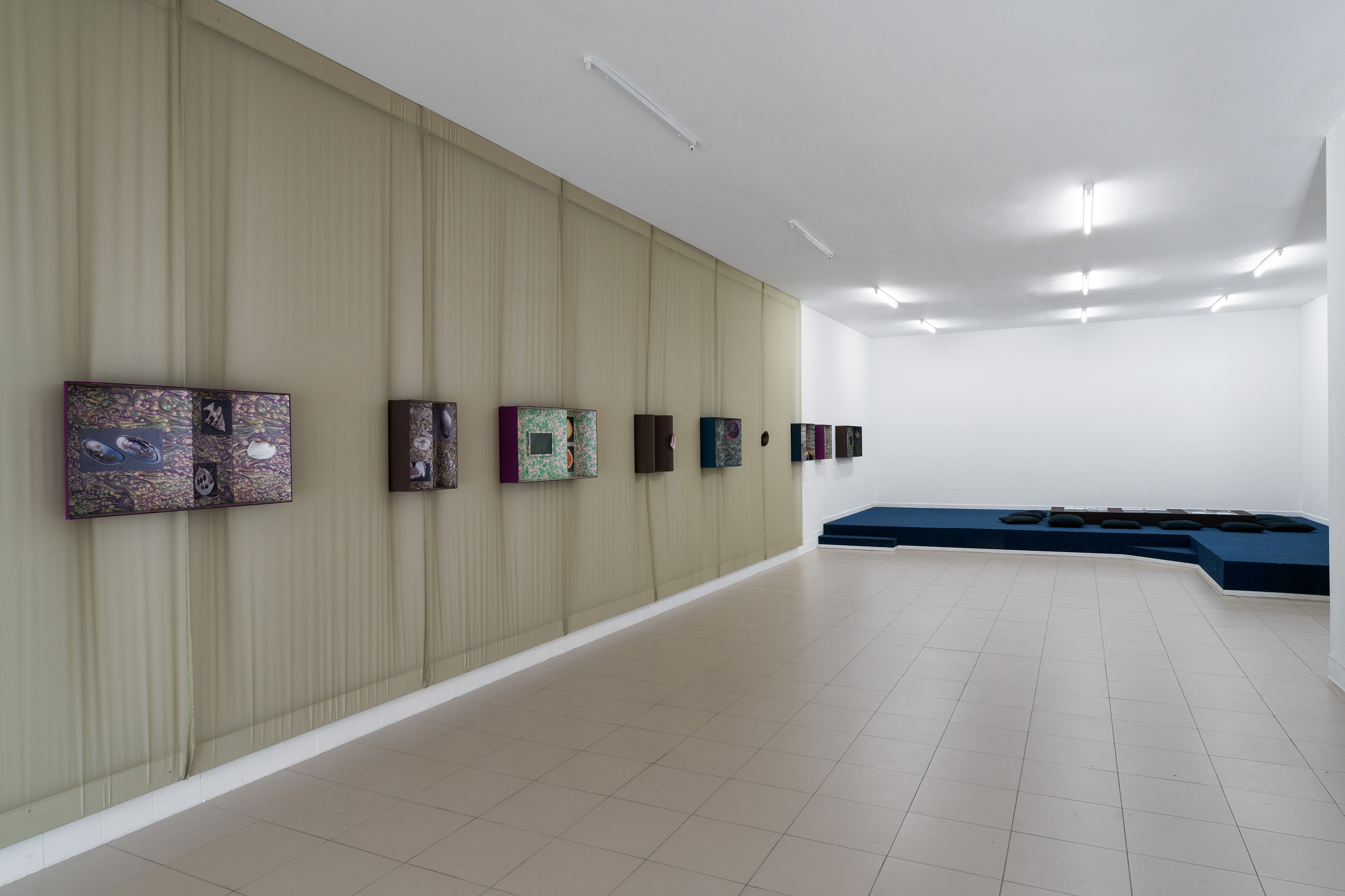  they built up the picture by Caroline Reveillaud, 16.01-28.02.26, at Komplot, Brussels. Image Lola Pertsowsky  