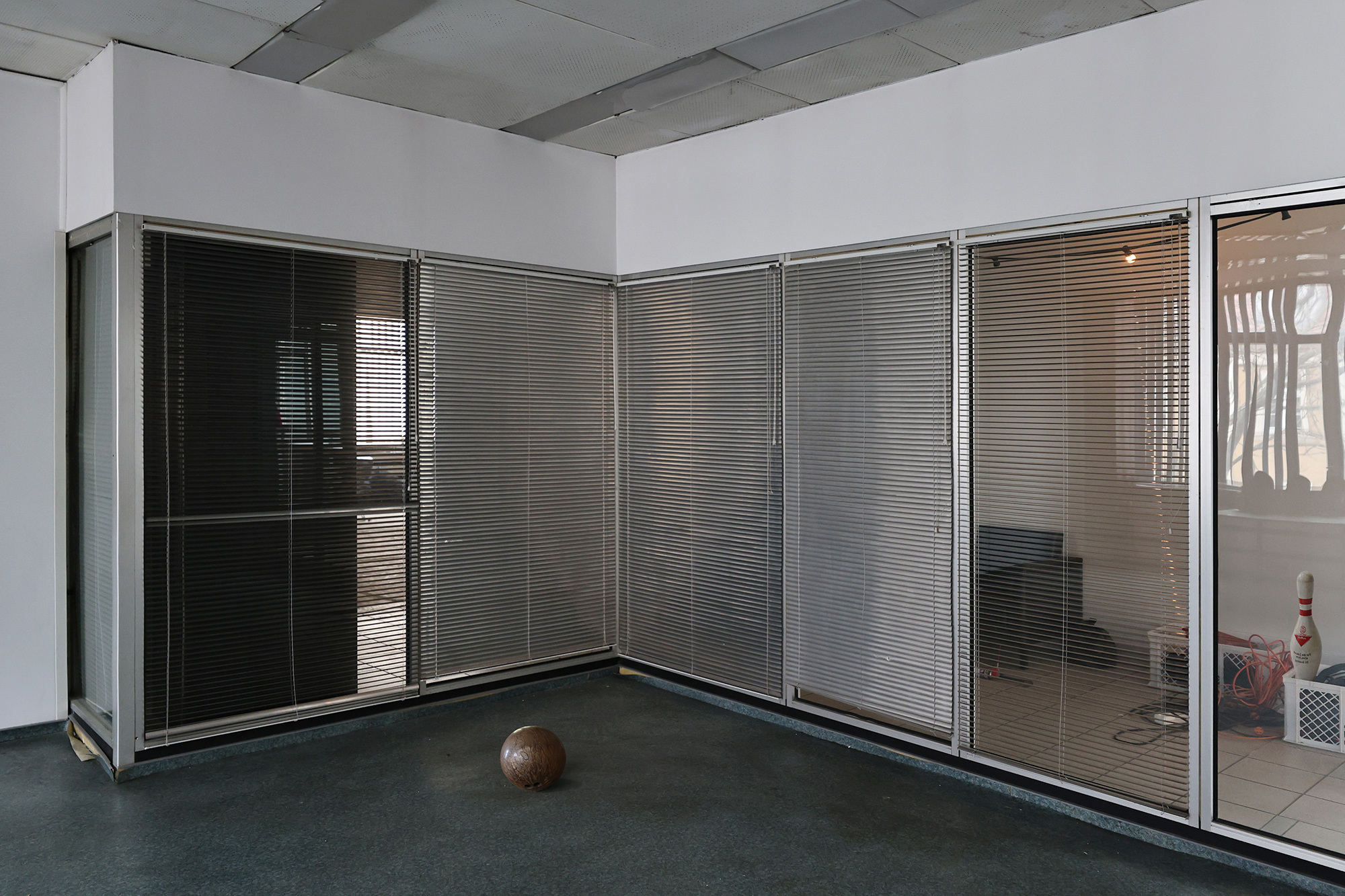 Andreea Anghel - Spatial intervention *bowling ball, bowling pin ⎼