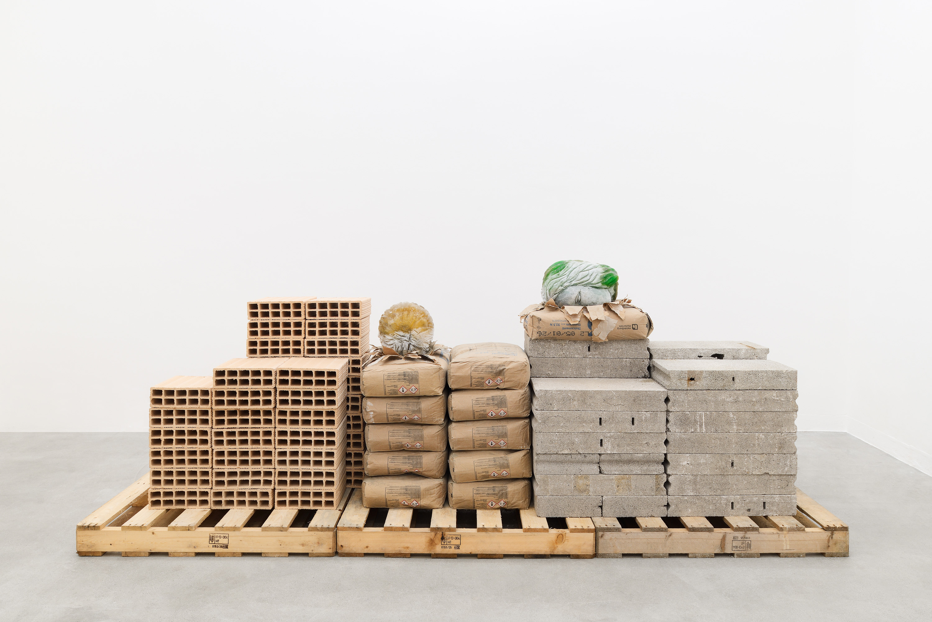 01. Stefano Canto, Sogno di Pietra, 2026, exhibition view,  Matèria, Roma. Courtesy the artist and Matèria, Roma. Photo by Roberto Apa