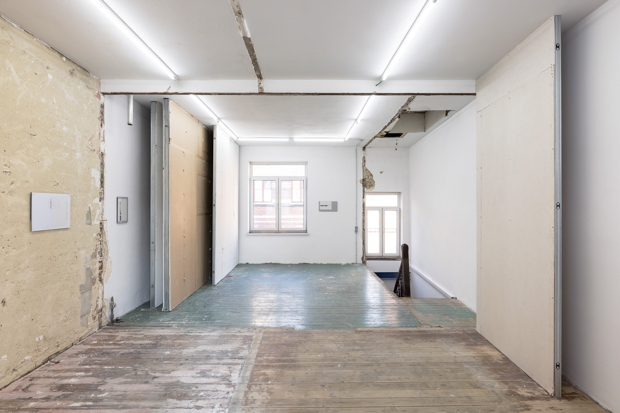 Exhibition view. Landschaftsmalerei at Janitor Brussels. ©Fabrice Schneider