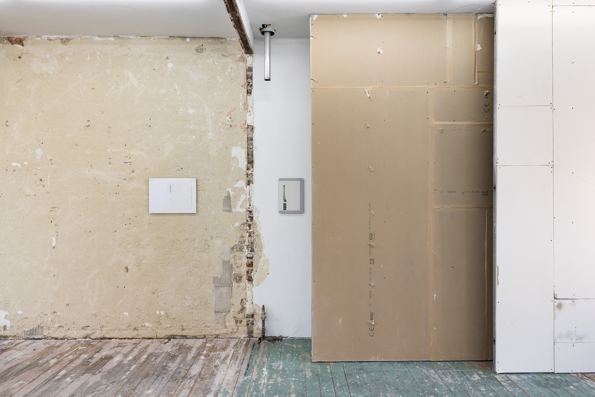 Exhibition view. Landschaftsmalerei at Janitor Brussels. ©Fabrice Schneider