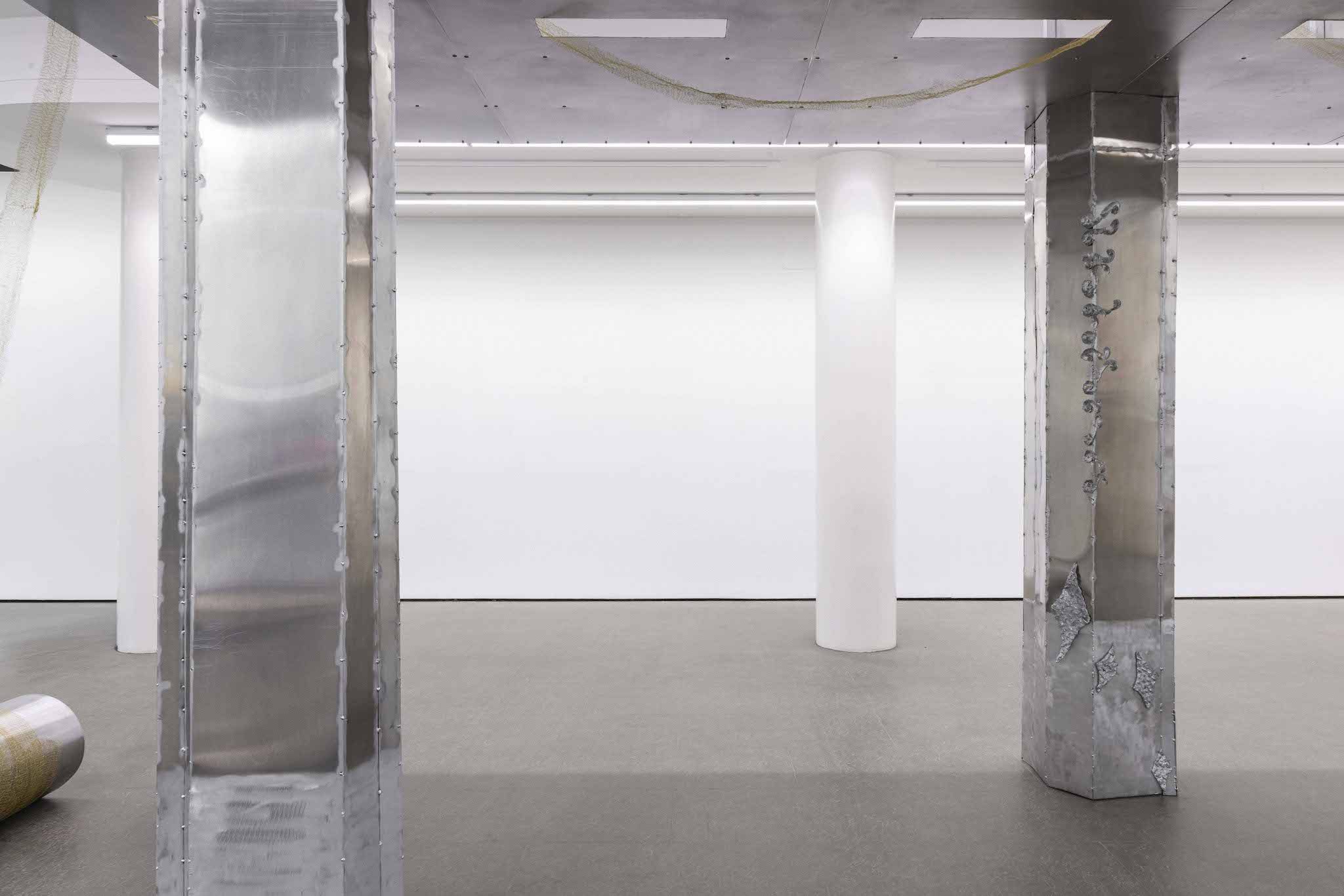 through and through   Cast brass, cast aluminium, forged steal, steal, aluminium, stainless steal fixtures   2026