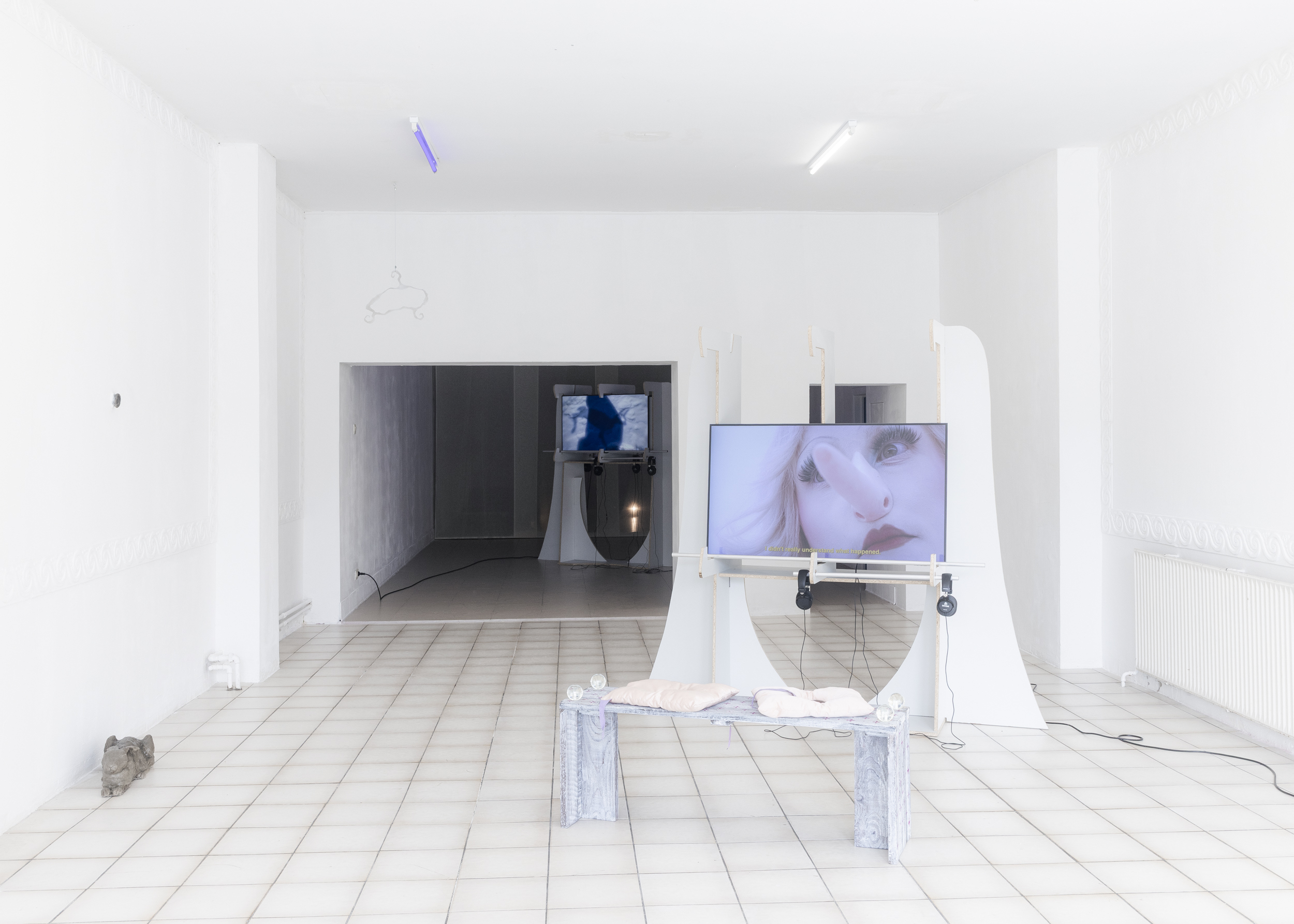 rippling through by Natalija Gucheva & Julia Tröscher, 20.03 - 26.04.2026, cur. by Camille Van Meenen, at Komplot, Brussels. Image Jan Staiger