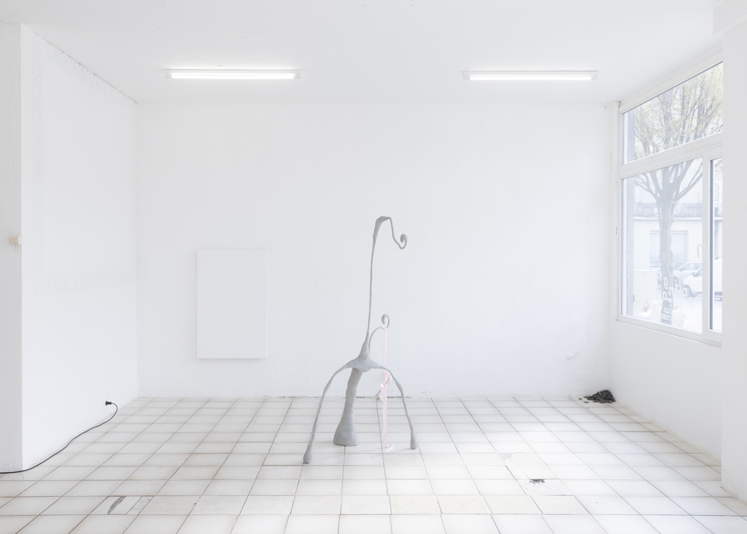 rippling through by Natalija Gucheva & Julia Tröscher, 20.03 - 26.04.2026, cur. by Camille Van Meenen, at Komplot, Brussels. Image Jan Staiger