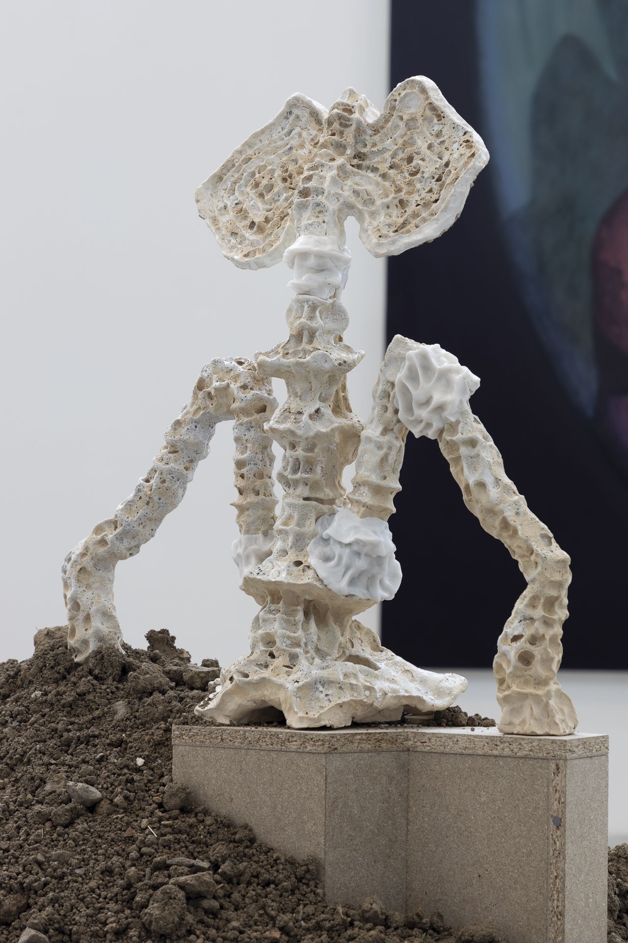 Unconscious Paradises – Stach Szumski – The culture of burnt horizon VI, 2025, ceramics, 70 x 50 x 20 cm