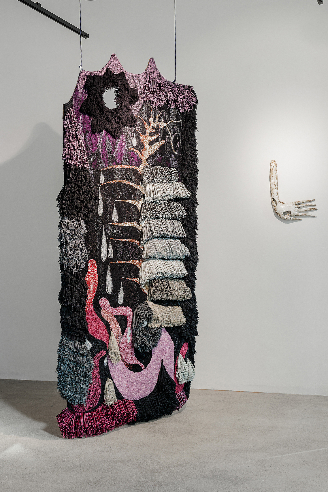 Tongues Drinking Fog, 2026. Tufting and rya technique. Wool, cotton, acrylic