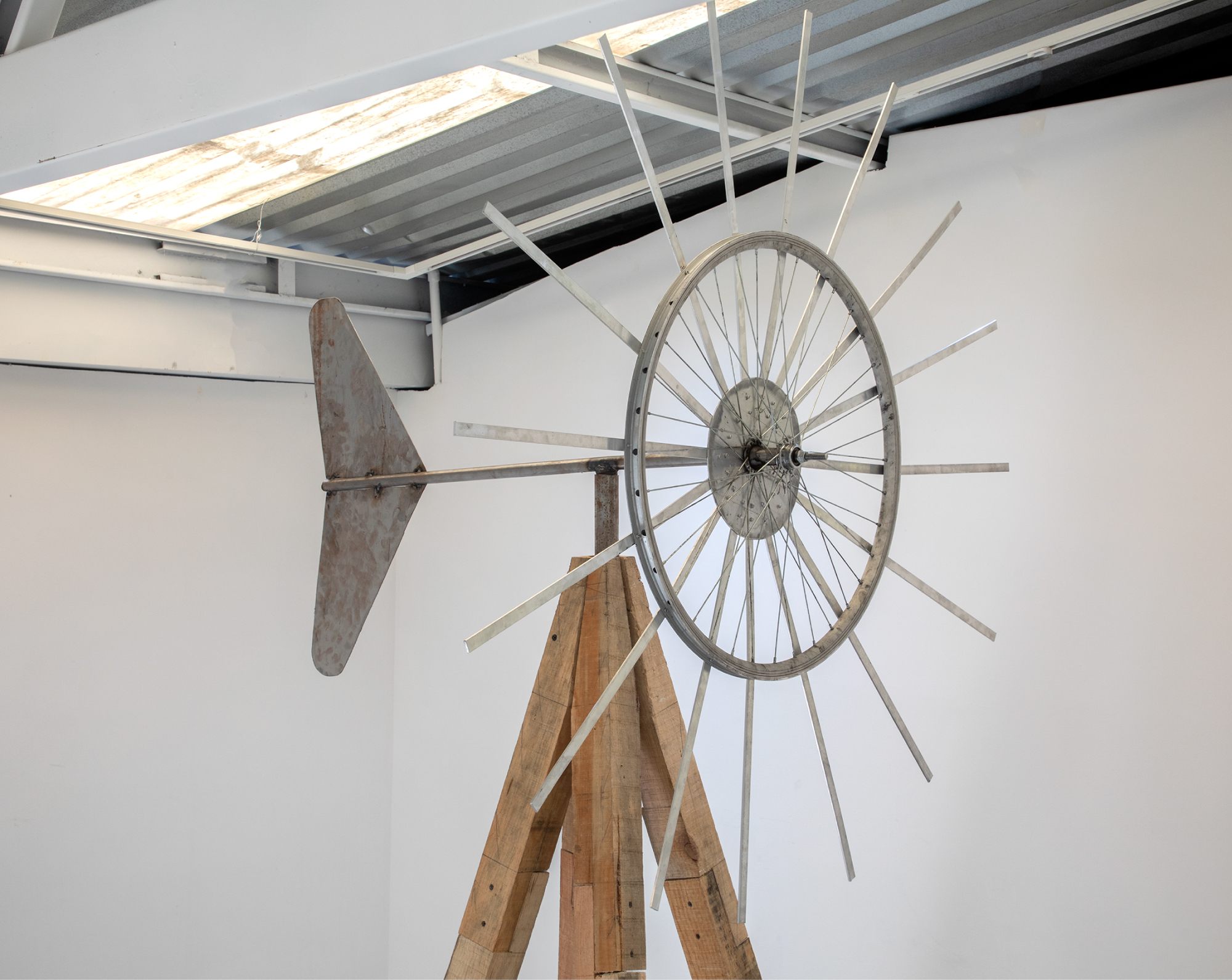 OSCAR TUAZON Sovereign Citizen, 2026 Water tank, driftwood, aluminum and steel 157 x 157 x 520 cm 61.8 x 61.8 x 204.7 in