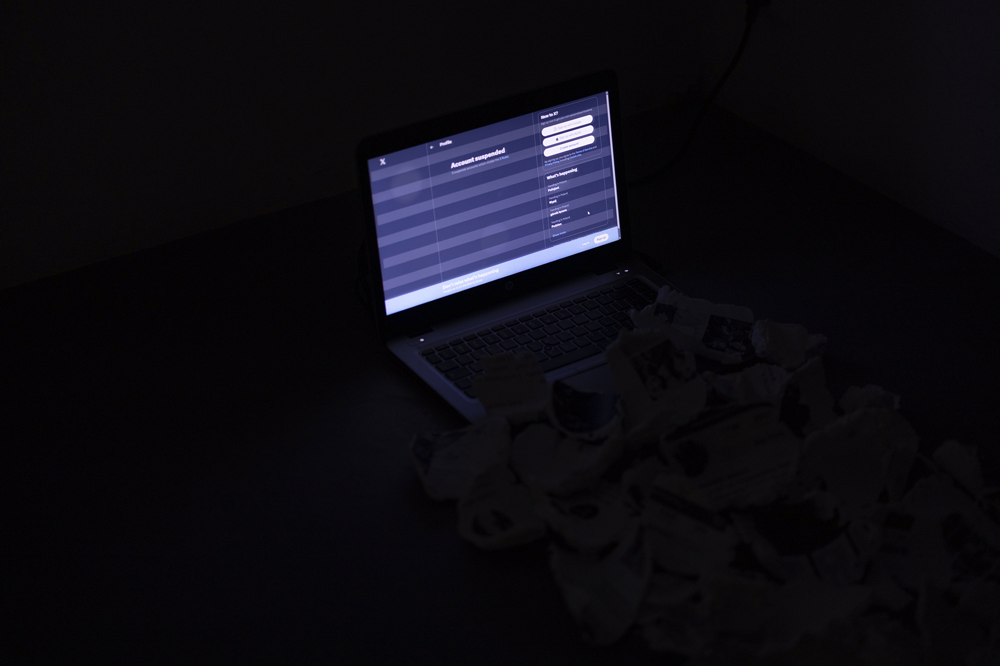 Coping Mechanism, installation: Google Chrome plug-in, laptop, nitro transfer on newsprint, plaster, 30 x 100 x 21 cm, 2026