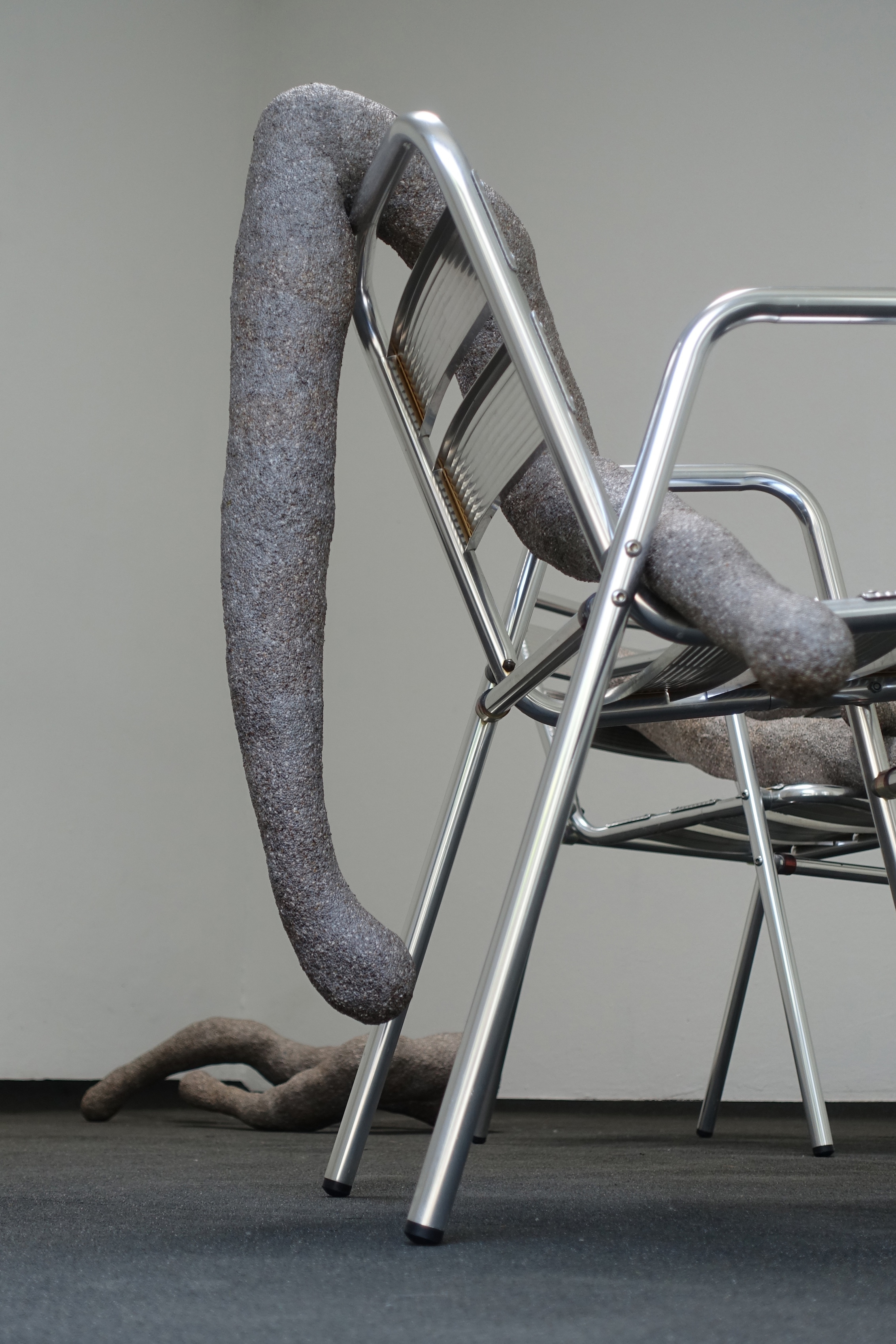 Installation view Nachwärme - Maxine Weiss, Apartment der Kunst, Munich, 2026