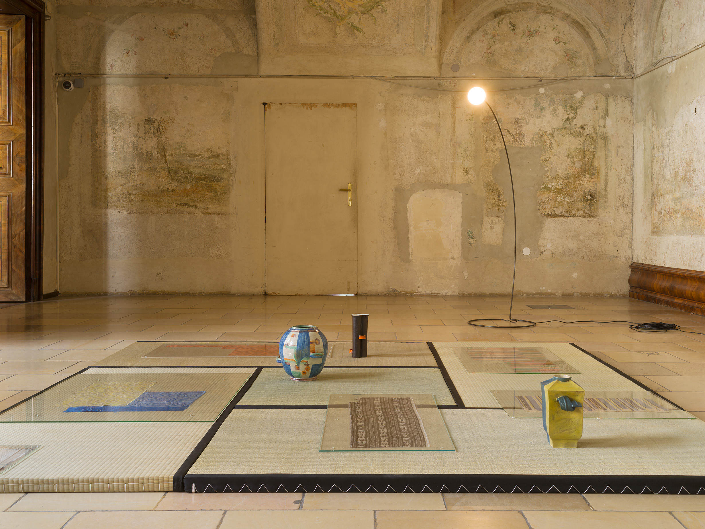 Leonor Antunes, “discrepancies with W.W. (in company)”, installation view, University Gallery of the Angewandte, University of Applied Arts Vienna, 2026. Photo: Nick Ash.
