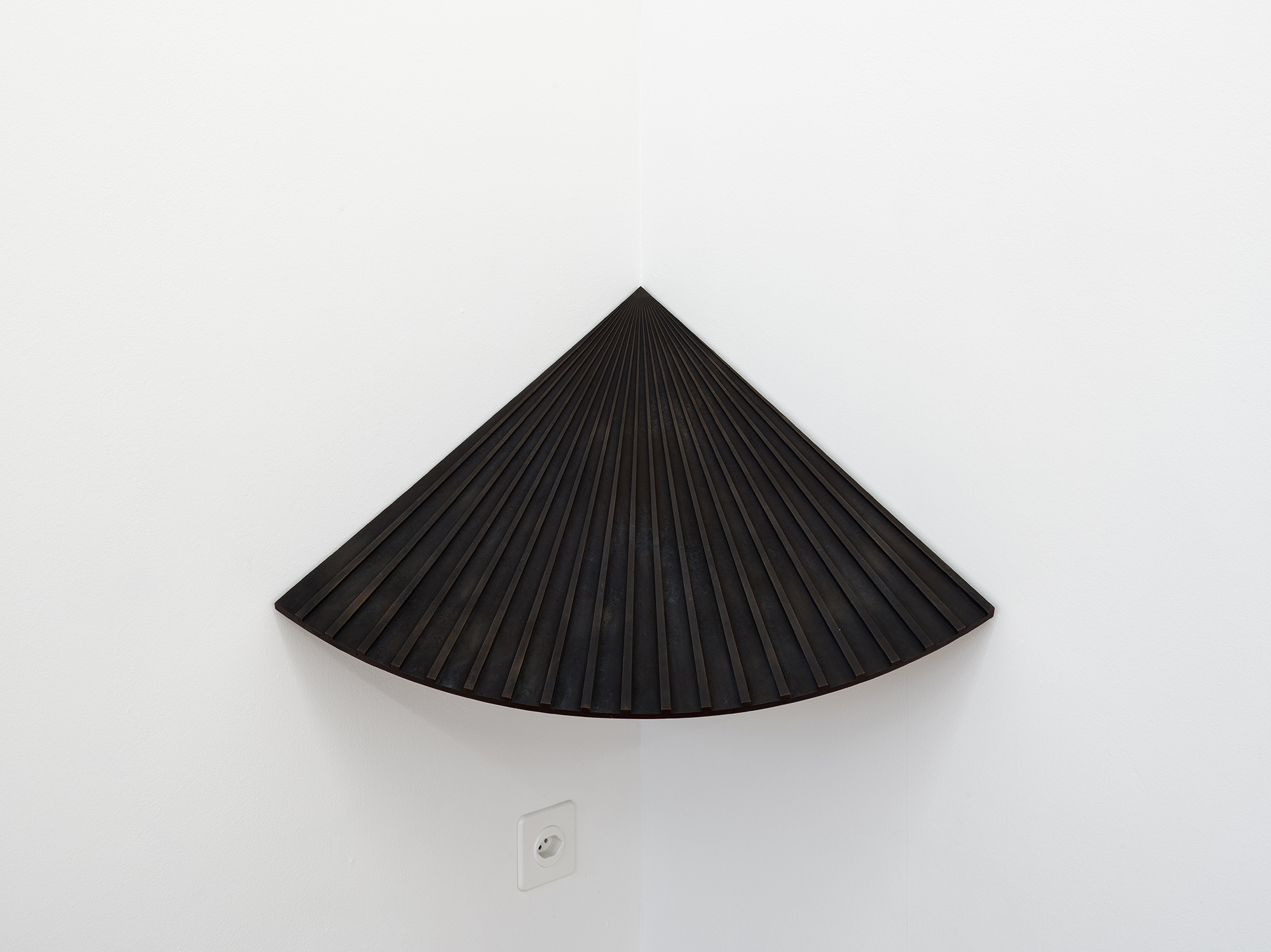 Judith Kakon, Commons (1/4), 2019 Bronze, installation view Stadtgalerie Bern, 2026. Photo: Cedric Mussano