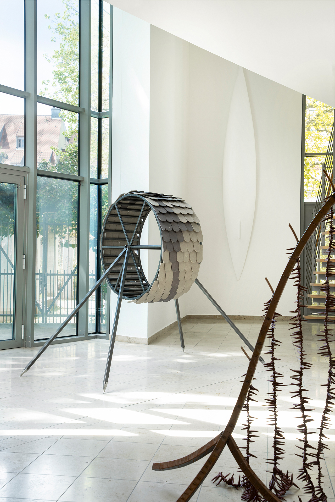 Biber, 2026, ceramic and steel, 220 x 220 x 150 cm, collaborative installations by Lu Cheng and Diogo da Cruz