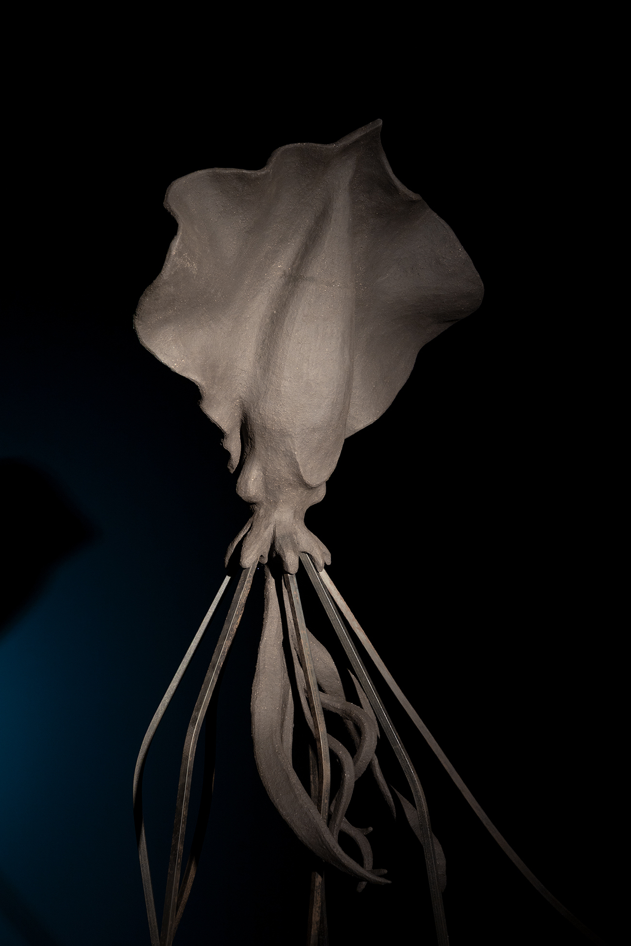 Magna, 2025, Diogo da Cruz, ceramic and steel, 150 × 130 × 220 cm 