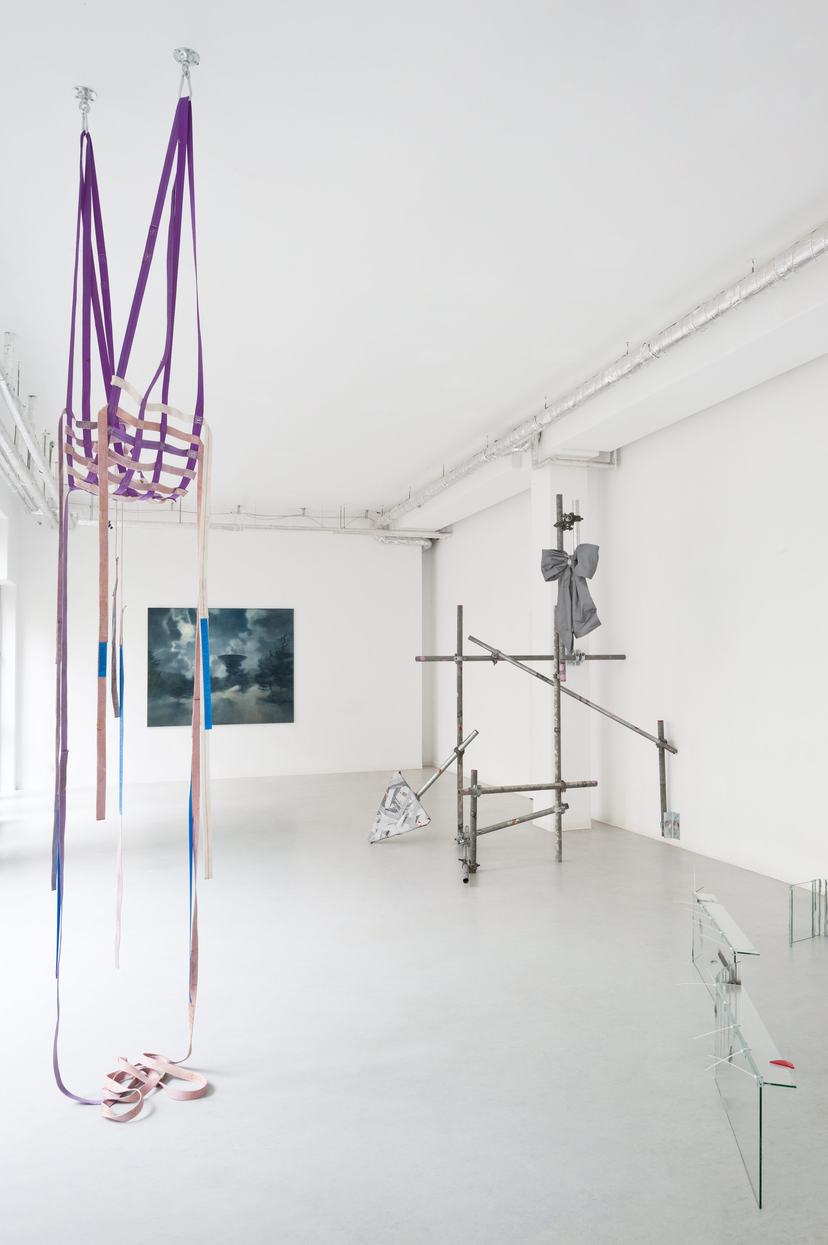 Interconnected Gestures exhibition view at Neun Kelche, Berlin, 2026. Copyright Dorothea Dittrich, VG Bildkunst 2026.