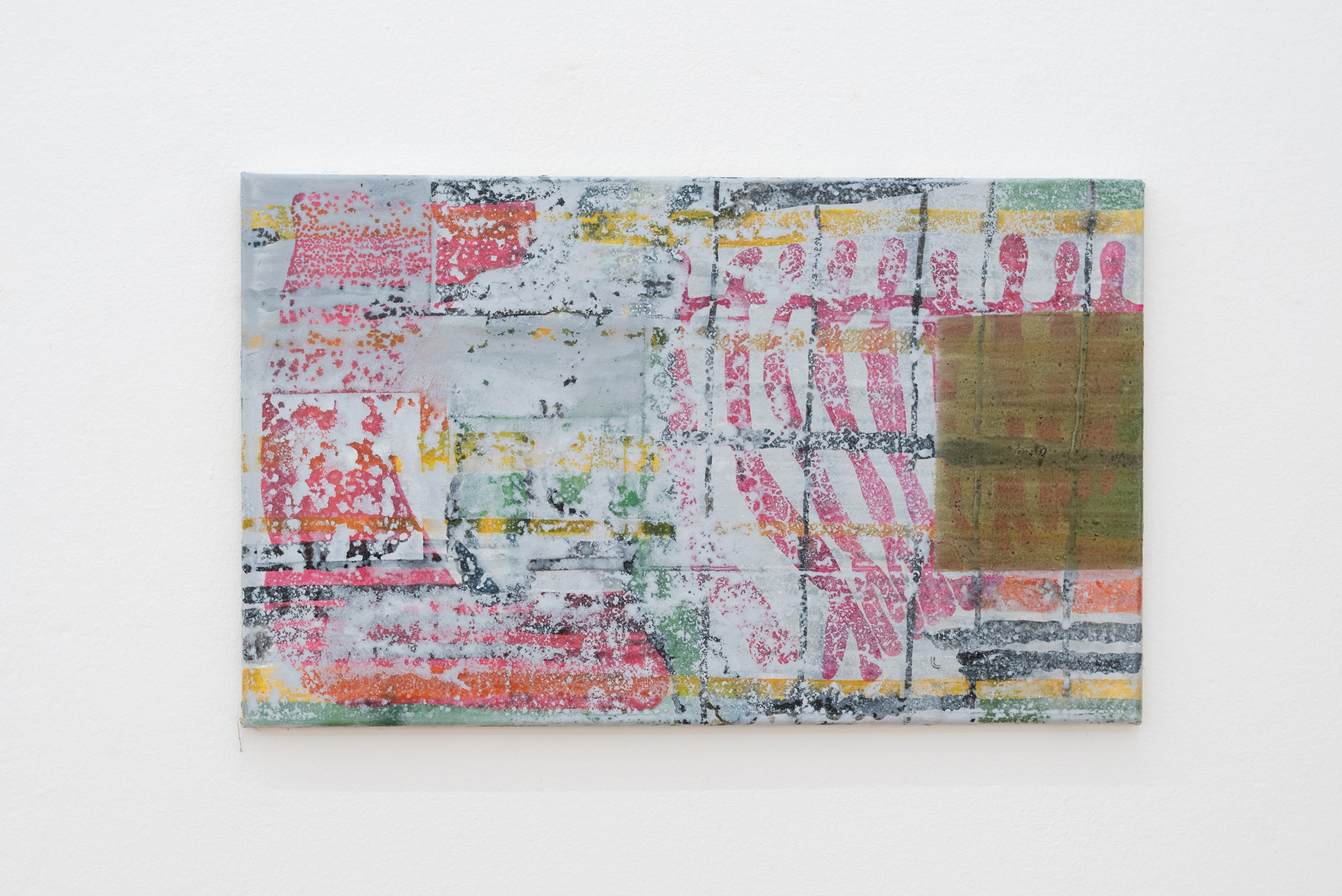 Laura Hinrichsmeyer, Körper als Gruppe (ancestor painting and accentuated waist, with letters like L, A and E) 2026, Oil, chalk and hair on cotton 40 x 66 cm