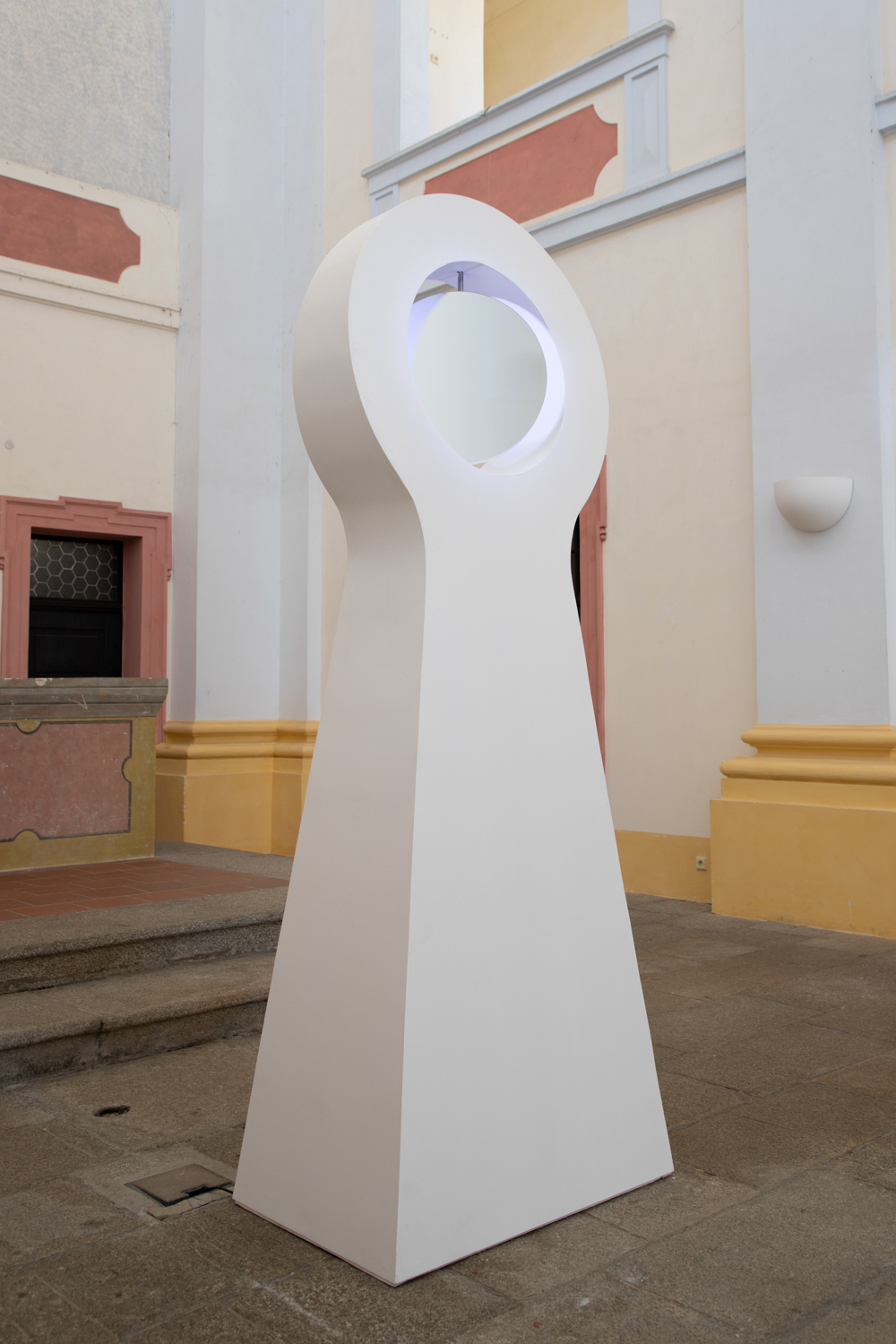 Humanist Lighthouse, Wooden construction, motor, acrylic paint, mirrors, spotlights, 280 x 103 x 66 cm, Anders Grønlien & Anežka Hošková, 2026