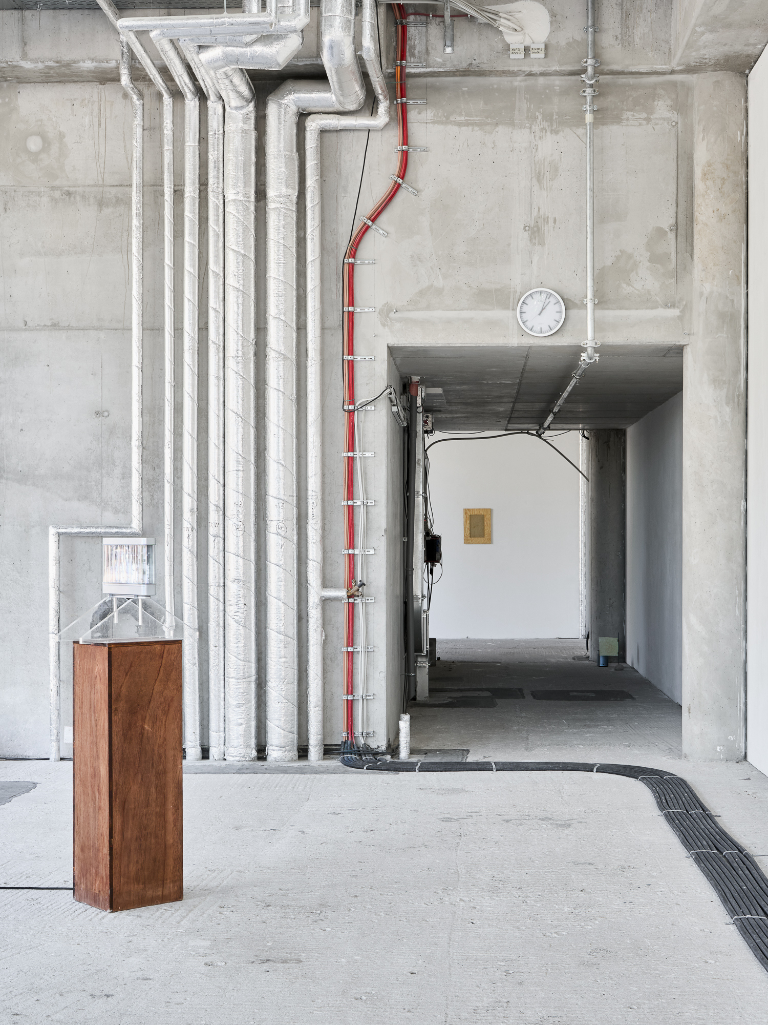 The Stew, Installation view (Hanne Kaunicnik, Agnes and Isa and Louise, 2026 and Hanno Dreyer, -(Chronophobia), 2026)