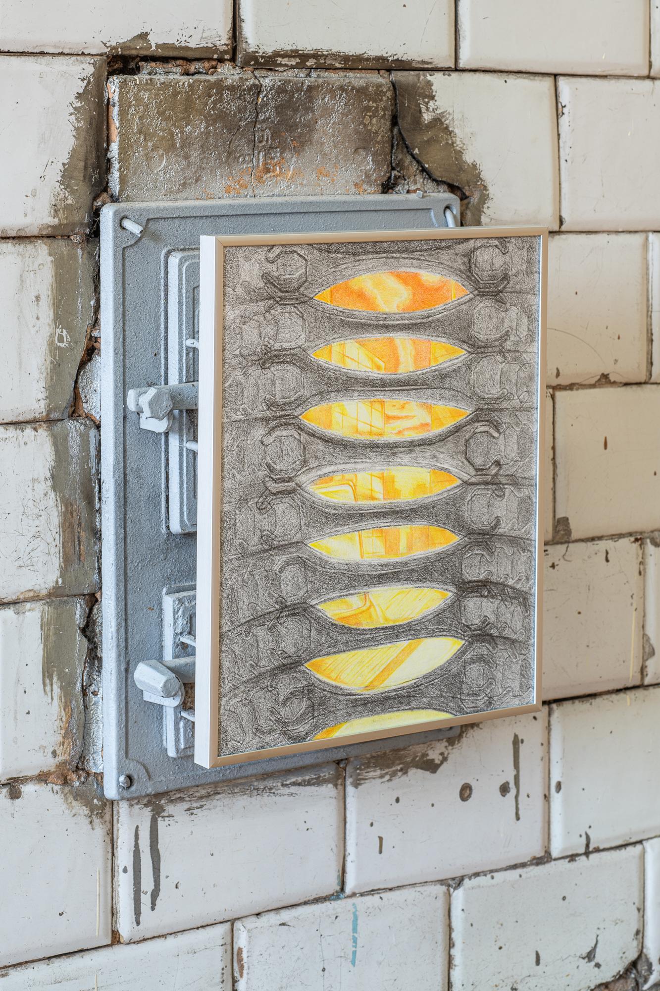 Peek. Color pencils, paper, aluminium frame. 2025