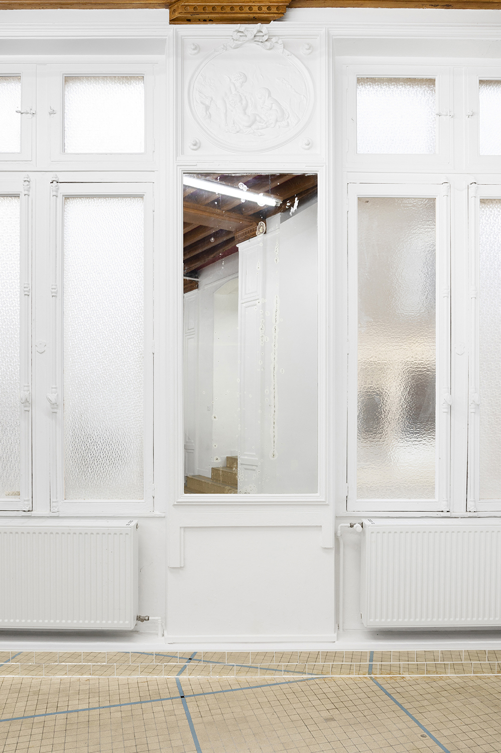 Haydée Marin & Camille Besson, Untitled, 2026, wood, mirror, plaster and paint, Café des Glaces, Tonnerre 2026