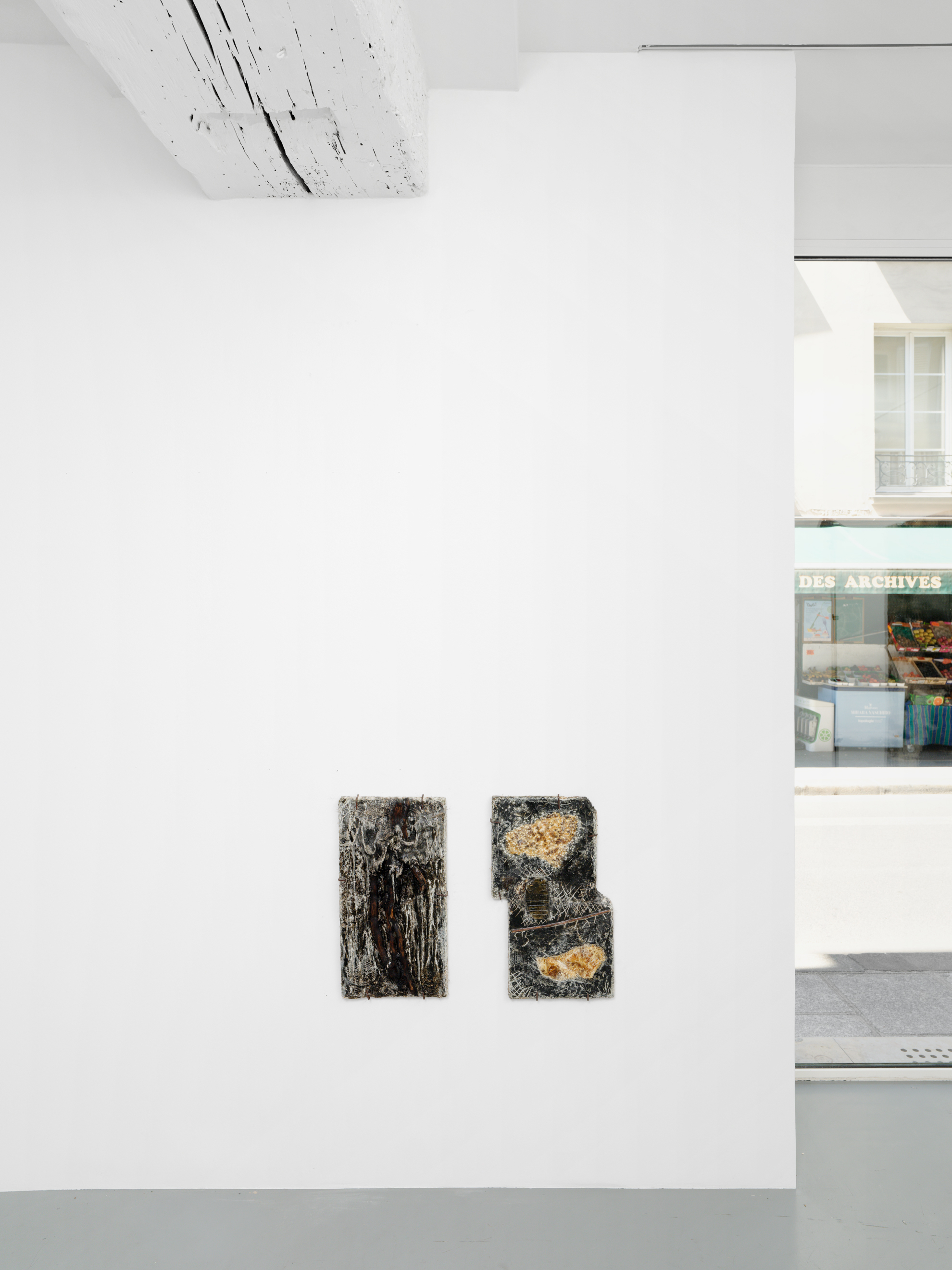 Les résignées, exhibition view