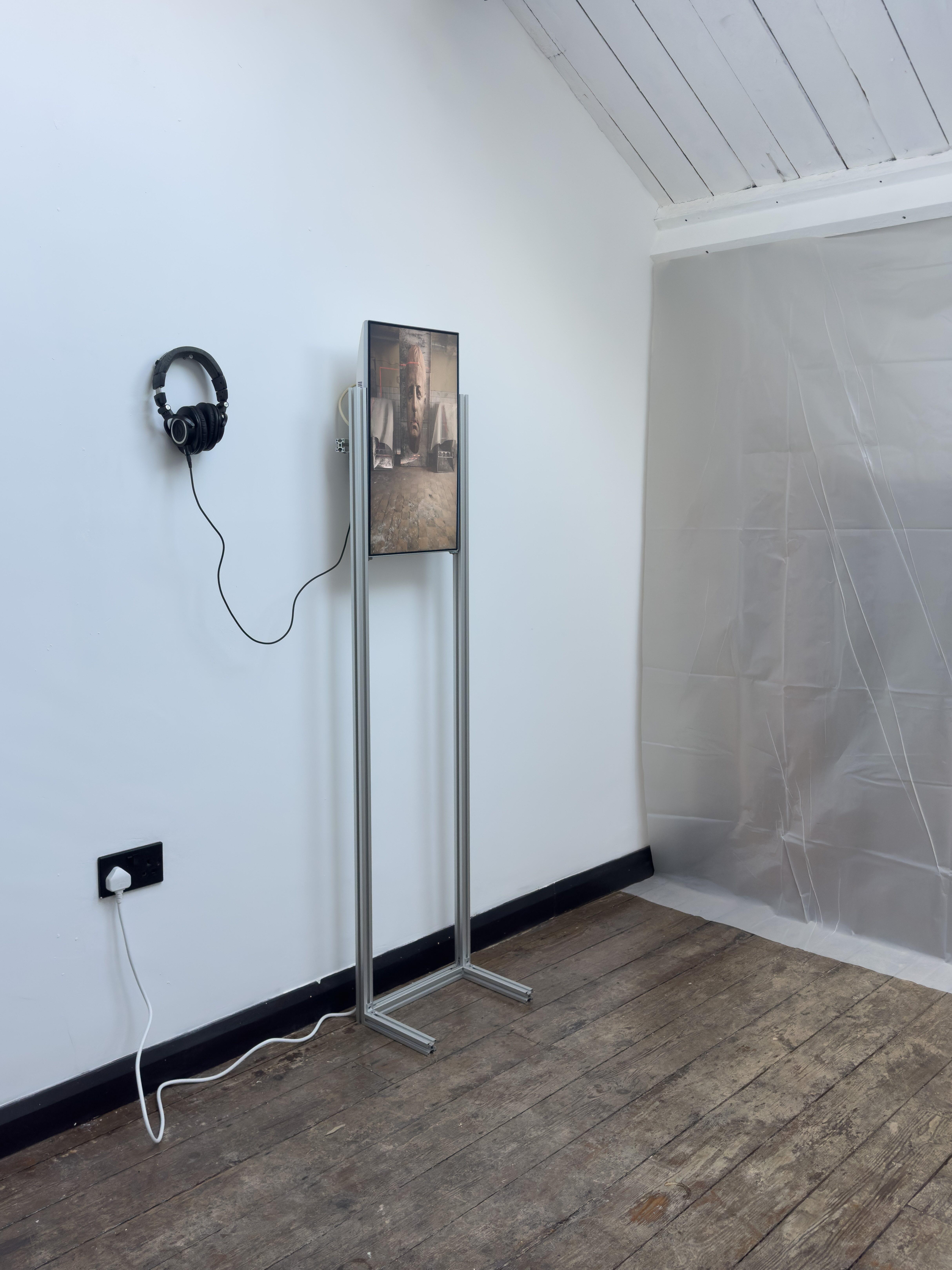 Dot Als, ‘Un rai de feu’, 2025, installation, 160 × 60 × 37 cm. Photo: Courtesy of the artist & Temporary Matter