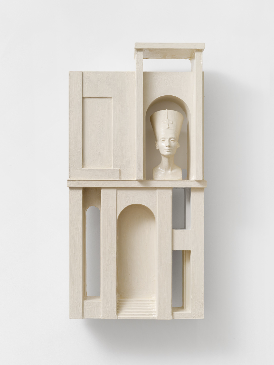 Zuzanna Czebatul, In every dream home a heart ache (Nofretete), 2026, polylactide, plaster, varnish, pigments, 80 x 40 x 13 cm, unique 