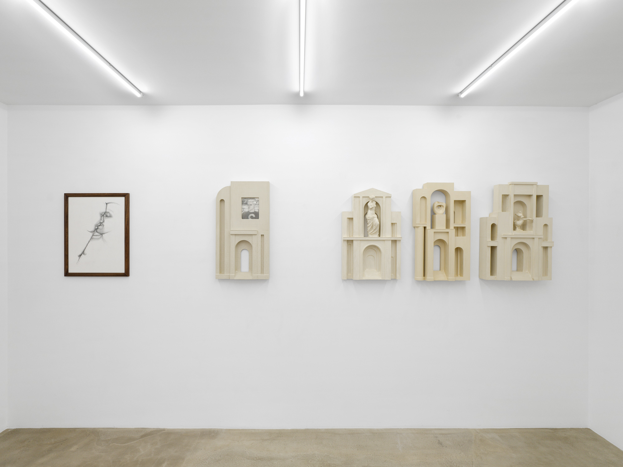 « Nothing Vast Without a Curse », a duo show by Zuzanna Czebatul & Mel Odom, exhibition view, Sans titre, Paris