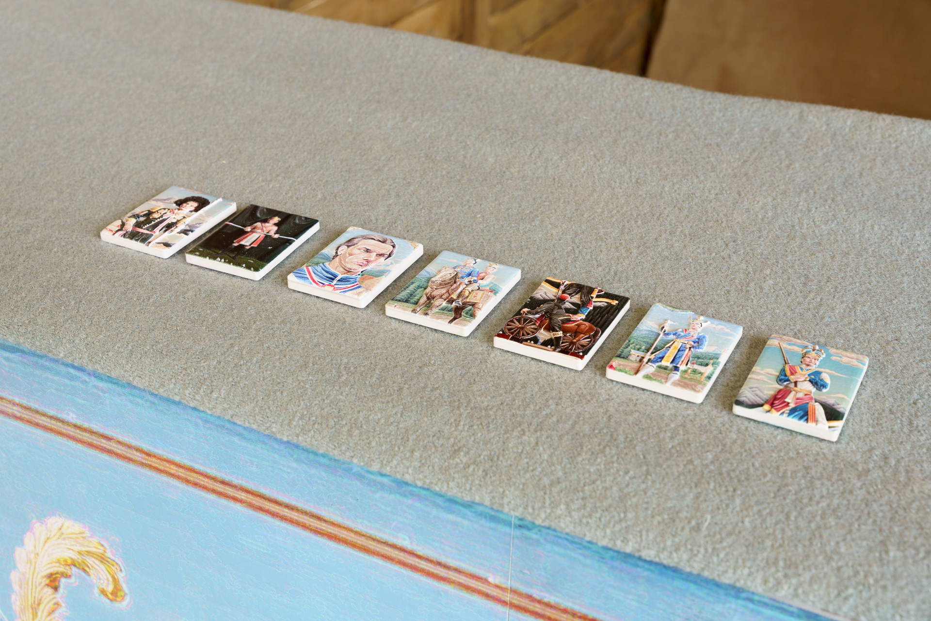 Felix Giesen, Schießbude, 2026, installation with UV-Print and oil on wood