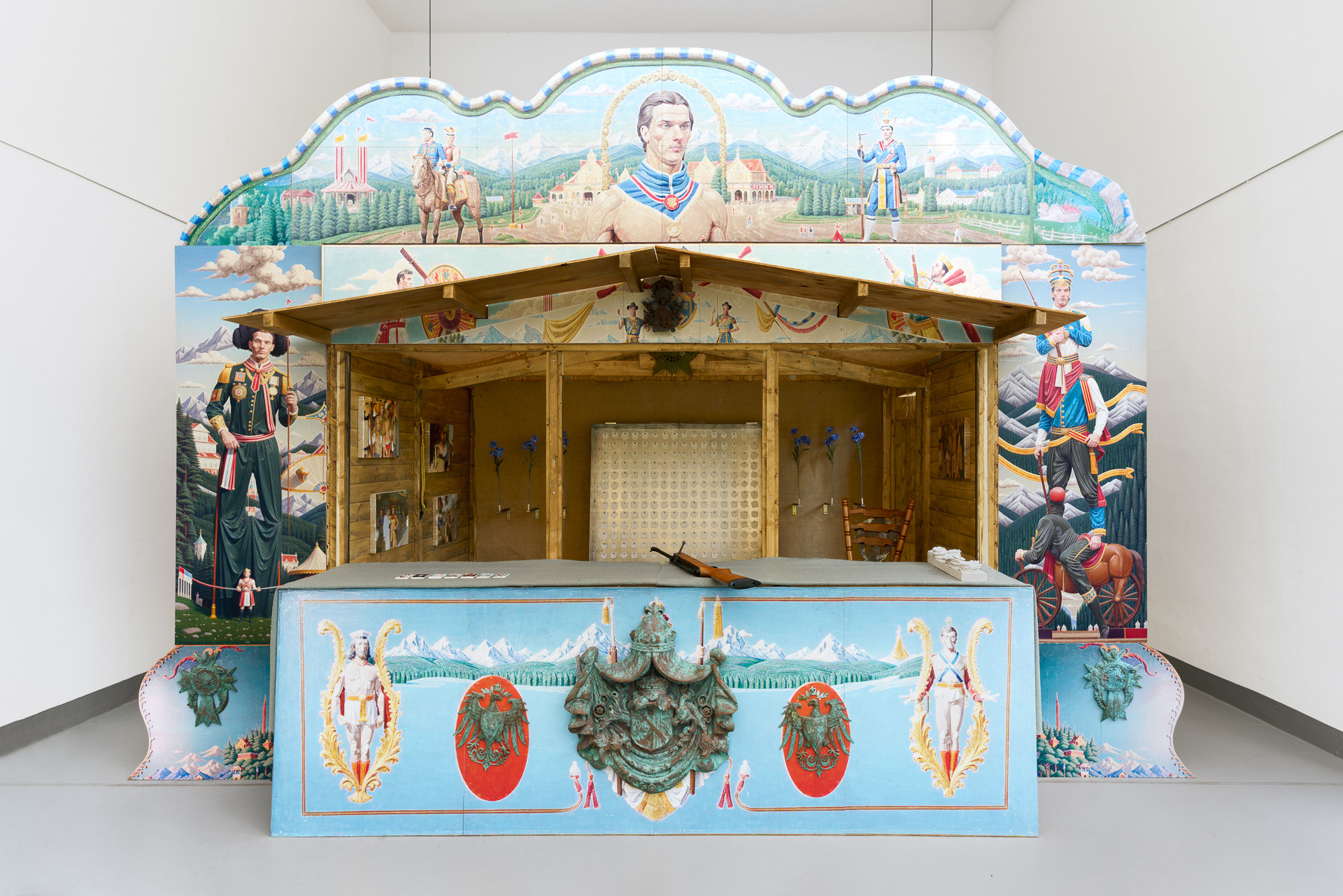 Felix Giesen, Schießbude, 2026, installation with UV-Print and oil on wood