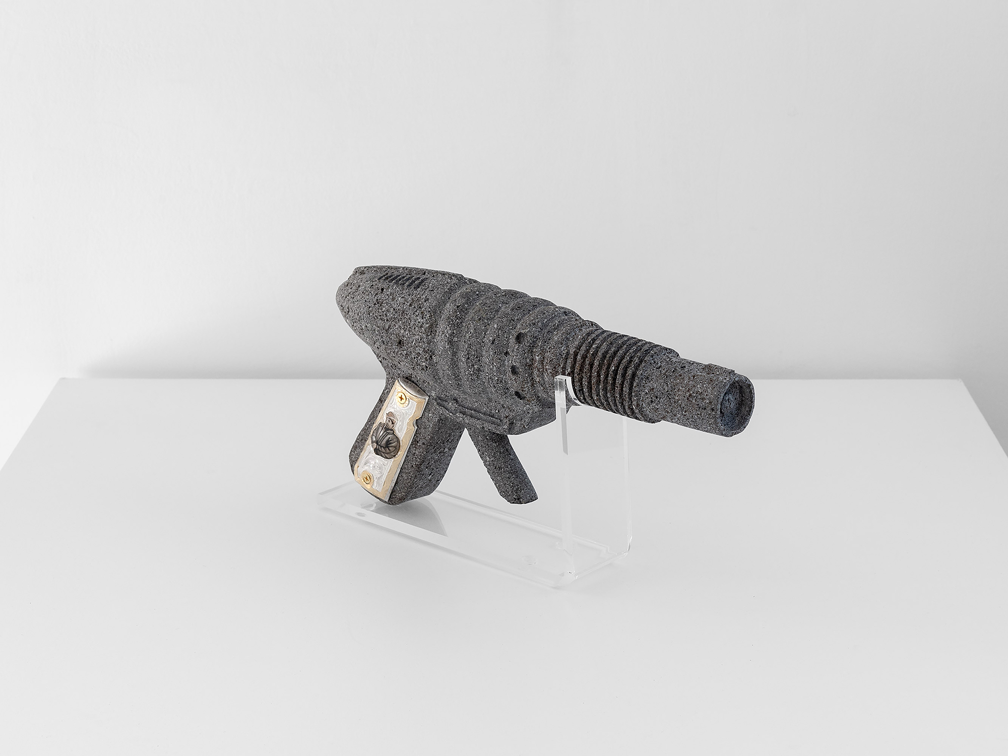 El Chapo’s Space Super Jet Gun, 2026, Basalt, custom gun grips Colt 9mm, 35 x 7 x 20 cm