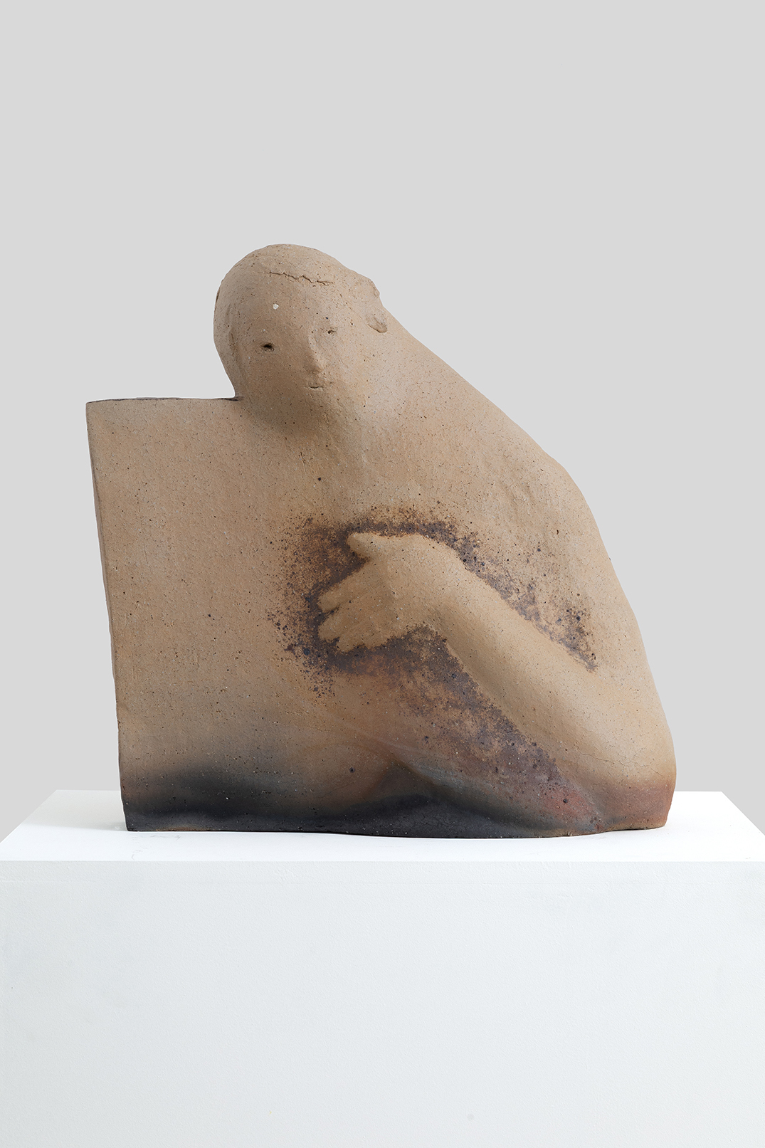 Yasushi Amano, Sky’s Reading (空の読), 2026, clay, glaze, slip, 48 × 47 × 17 cm.